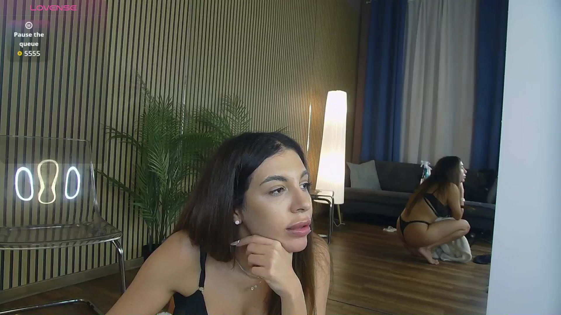 Gallery image thumbnail from IsabellRay's myfreecams stream on, 03/31/2026, 10:04 image 17 of 20