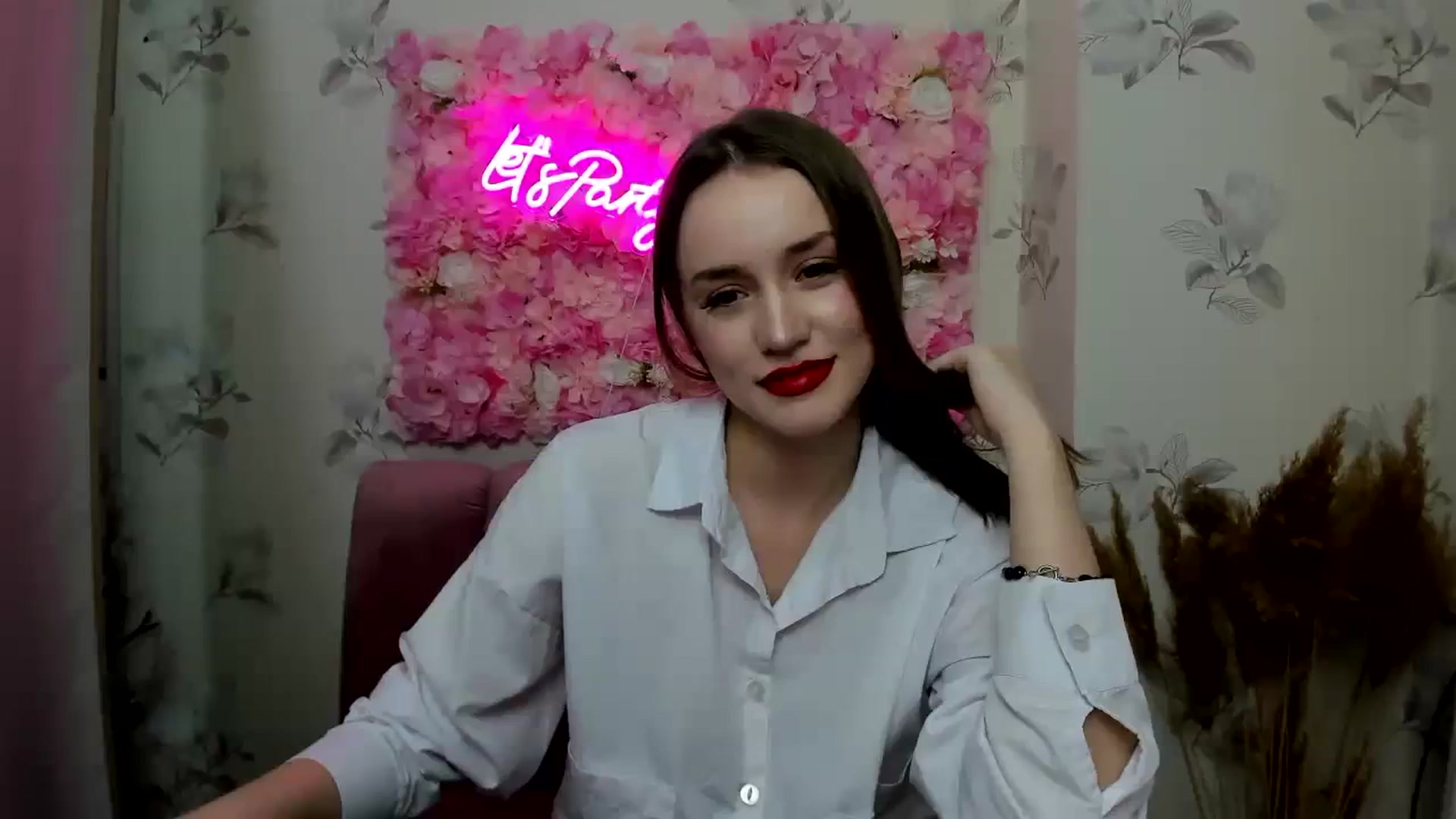 Gallery image thumbnail from IsabellRrose's myfreecams stream on, 12/03/2023, 13:53 image 8 of 20