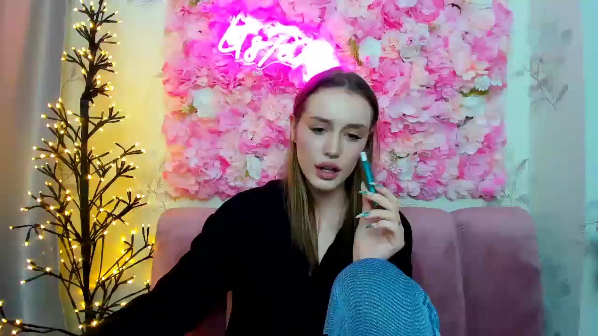 Gallery image thumbnail from IsabellRrose's myfreecams stream on, 01/06/2024, 17:58 image 6 of 20