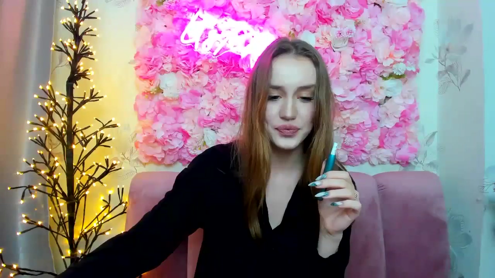 Gallery image thumbnail from IsabellRrose's myfreecams stream on, 01/06/2024, 17:58 image 2 of 20