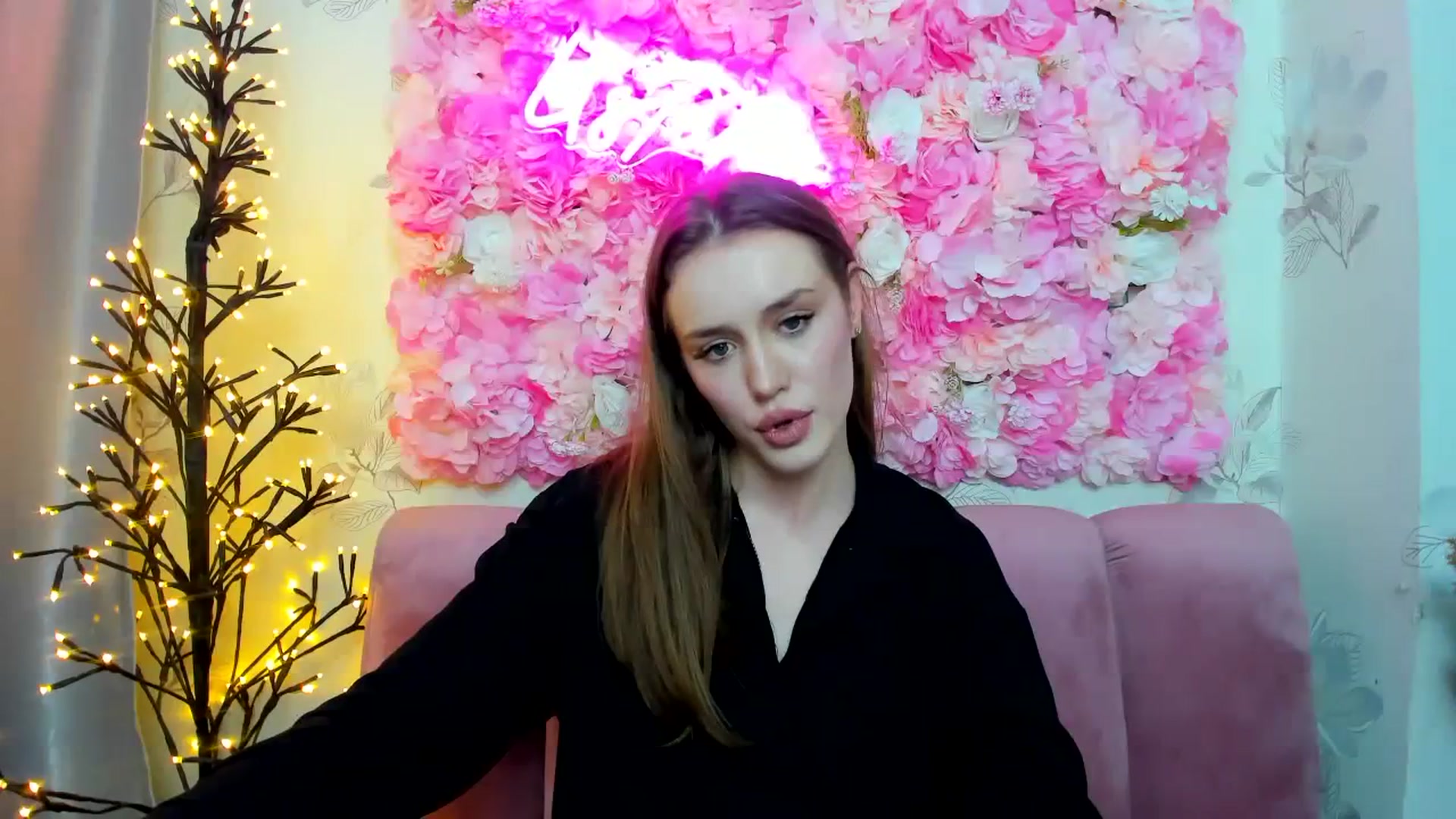 Gallery image thumbnail from IsabellRrose's myfreecams stream on, 01/06/2024, 17:58 image 13 of 20