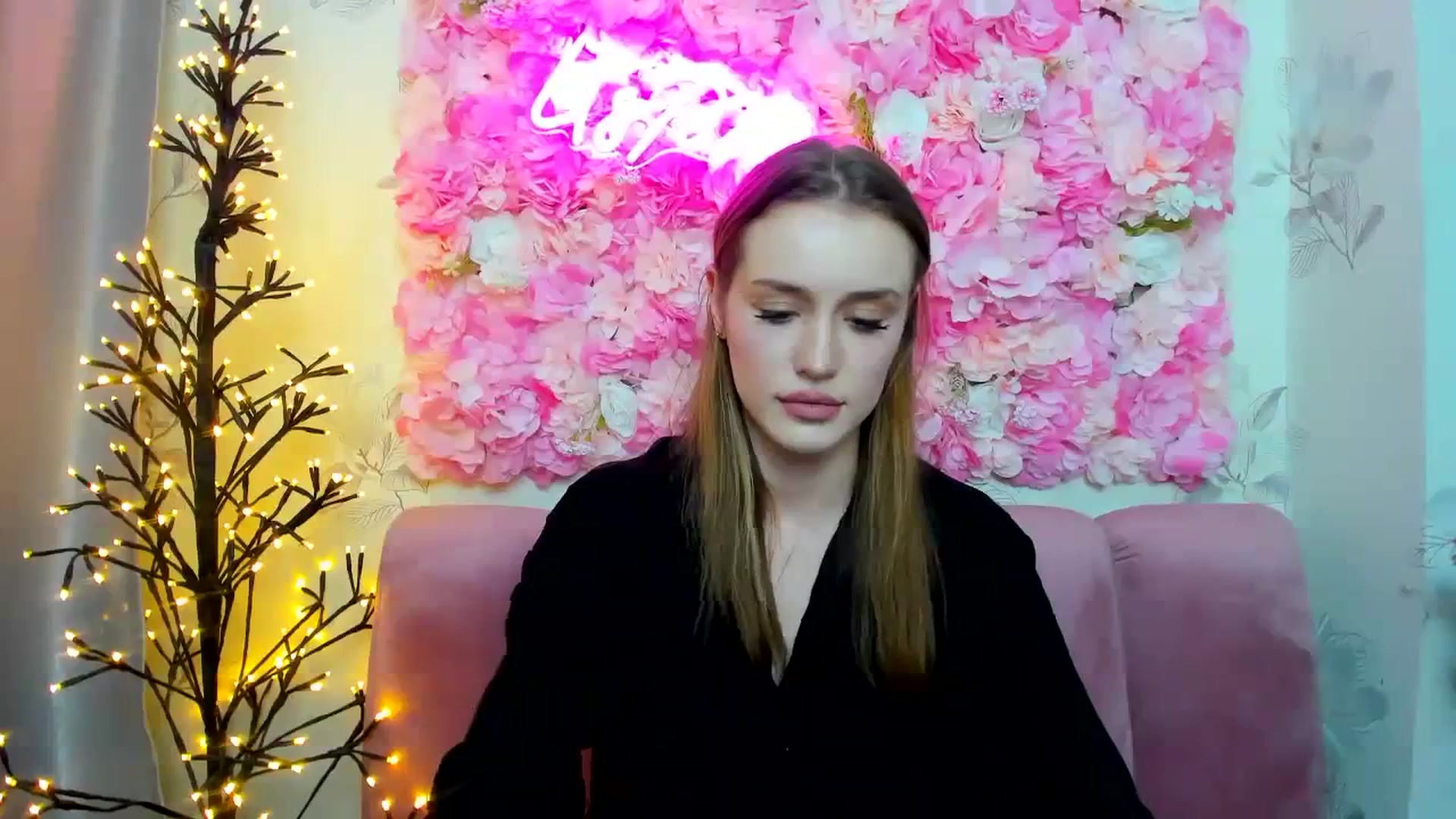 Gallery image thumbnail from IsabellRrose's myfreecams stream on, 01/06/2024, 17:58 image 8 of 20