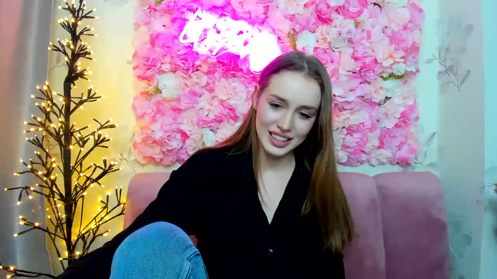 Gallery image thumbnail from IsabellRrose's myfreecams stream on, 01/06/2024, 17:58 image 10 of 20