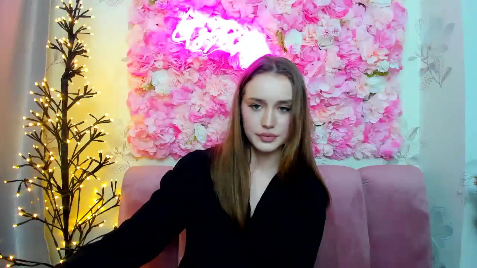 Gallery image thumbnail from IsabellRrose's myfreecams stream on, 01/06/2024, 17:58 image 14 of 20