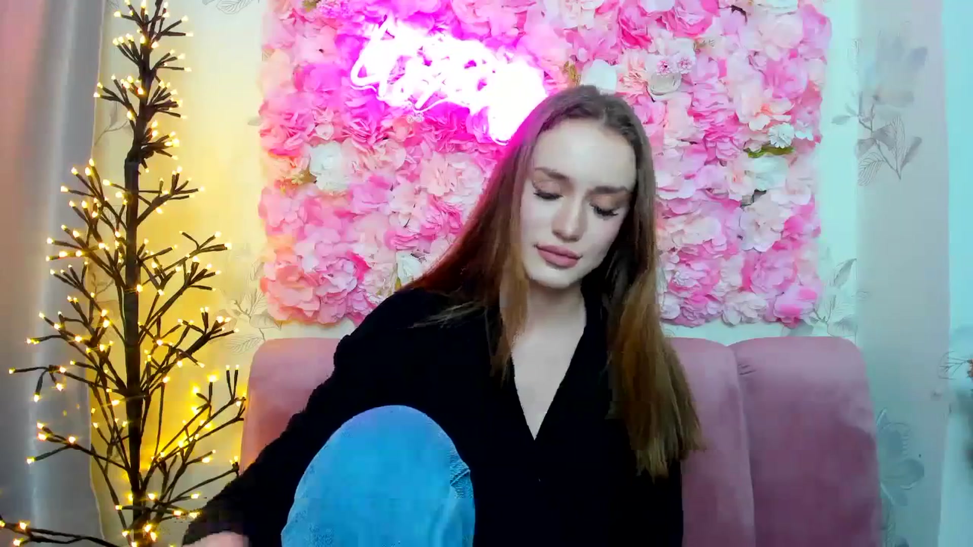 Gallery image thumbnail from IsabellRrose's myfreecams stream on, 01/06/2024, 17:58 image 9 of 20