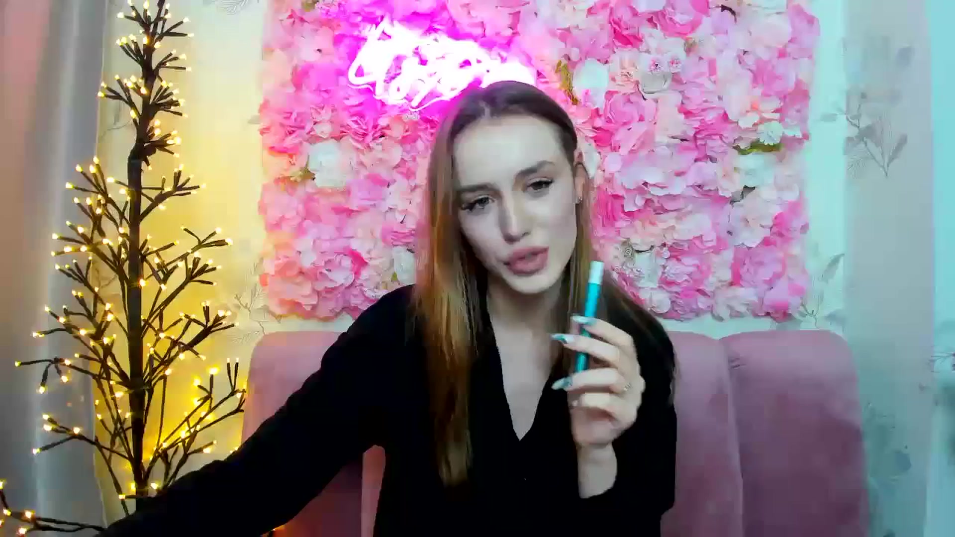 Gallery image thumbnail from IsabellRrose's myfreecams stream on, 01/06/2024, 17:58 image 3 of 20