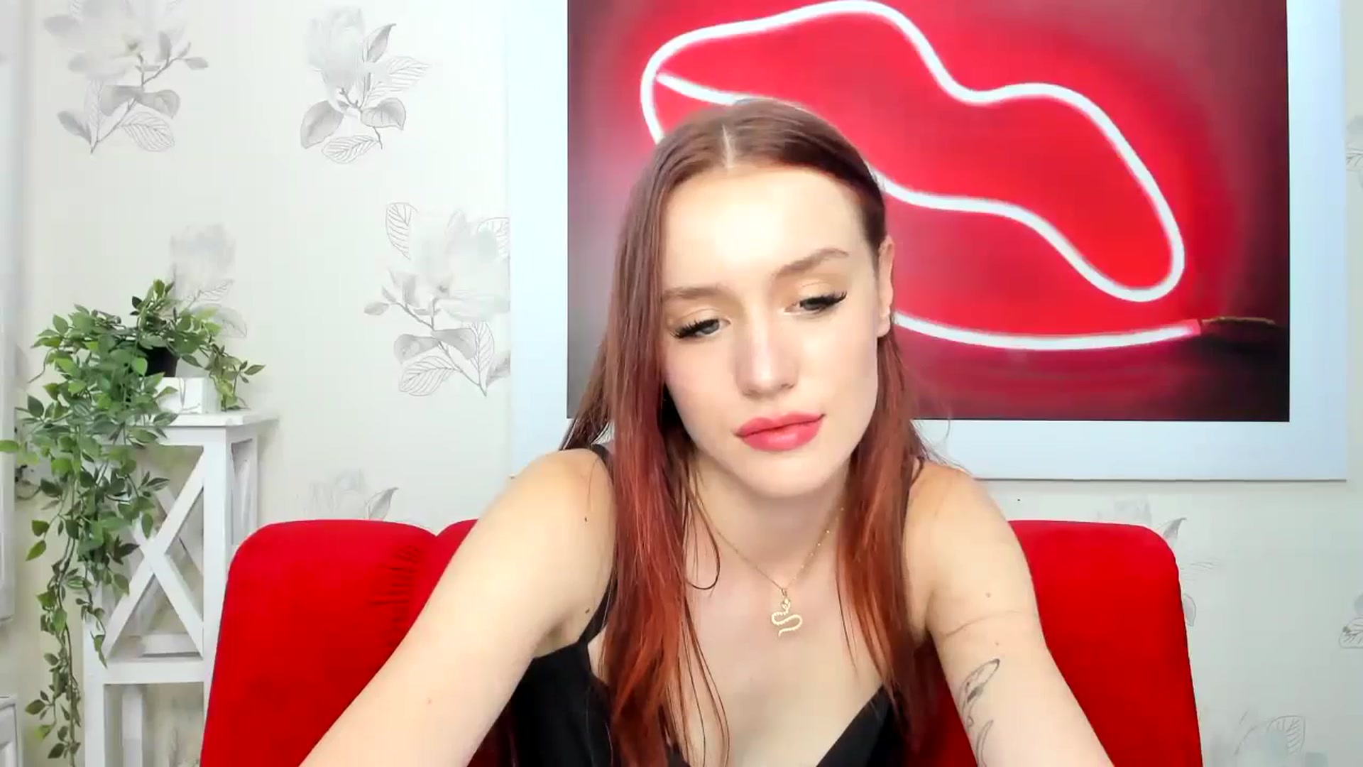 Gallery image thumbnail from IsabellRrose's myfreecams stream on, 06/16/2024, 16:54 image 10 of 20