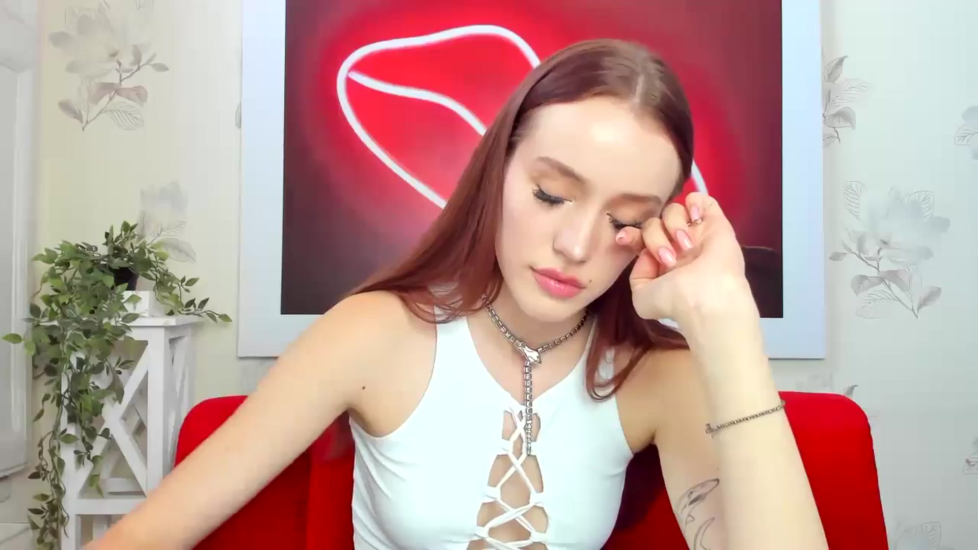Gallery image thumbnail from IsabellRrose's myfreecams stream on, 06/23/2024, 14:13 image 2 of 20