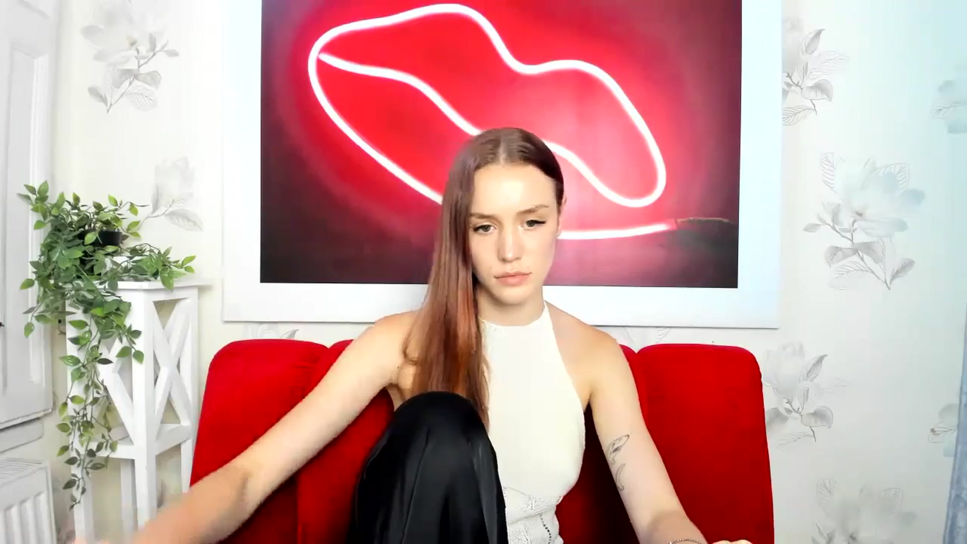 Gallery image thumbnail from IsabellRrose's myfreecams stream on, 07/17/2024, 16:03 image 19 of 20