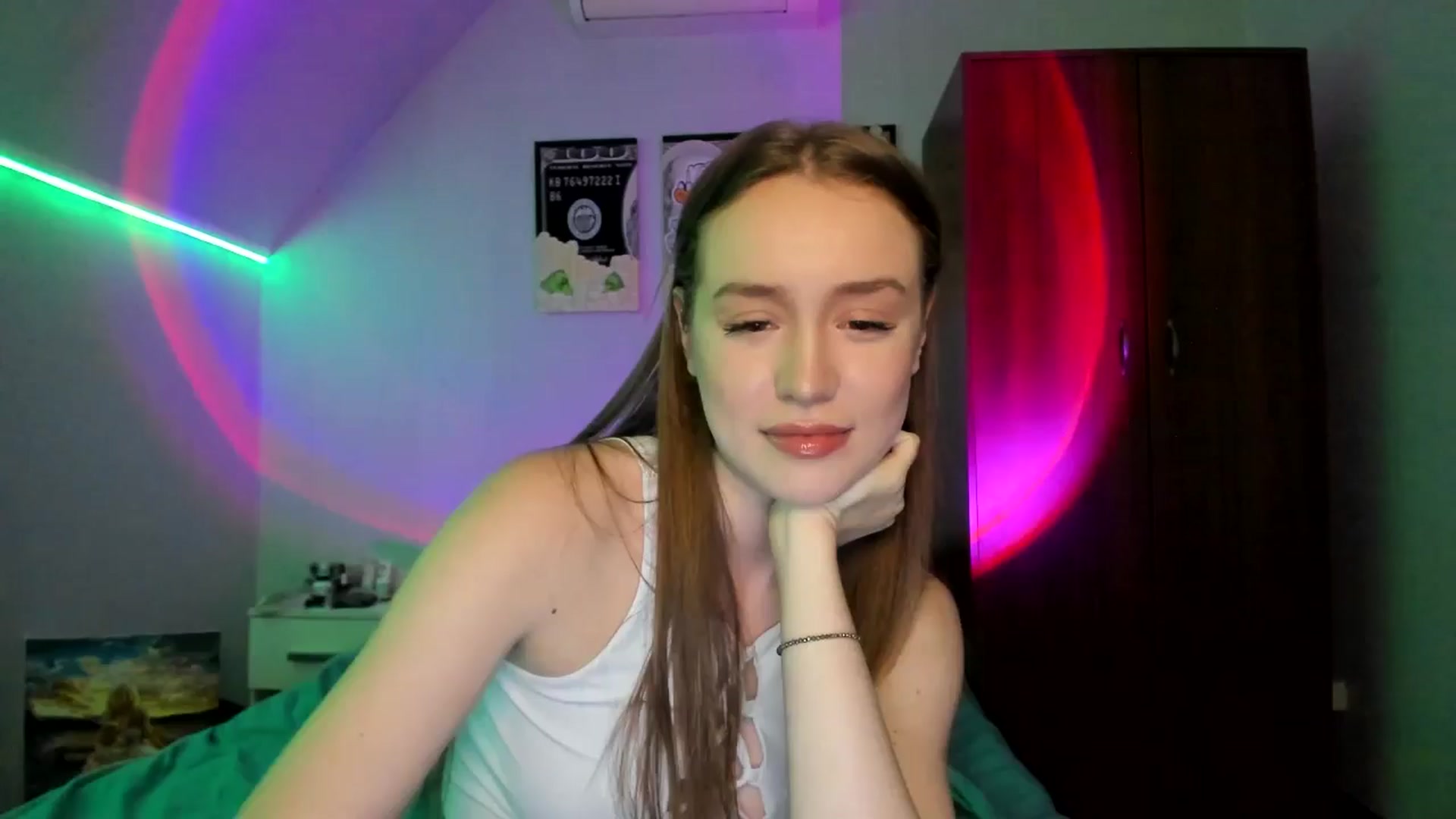 Gallery image thumbnail from IsabellRrose's myfreecams stream on, 11/18/2024, 16:31 image 1 of 20