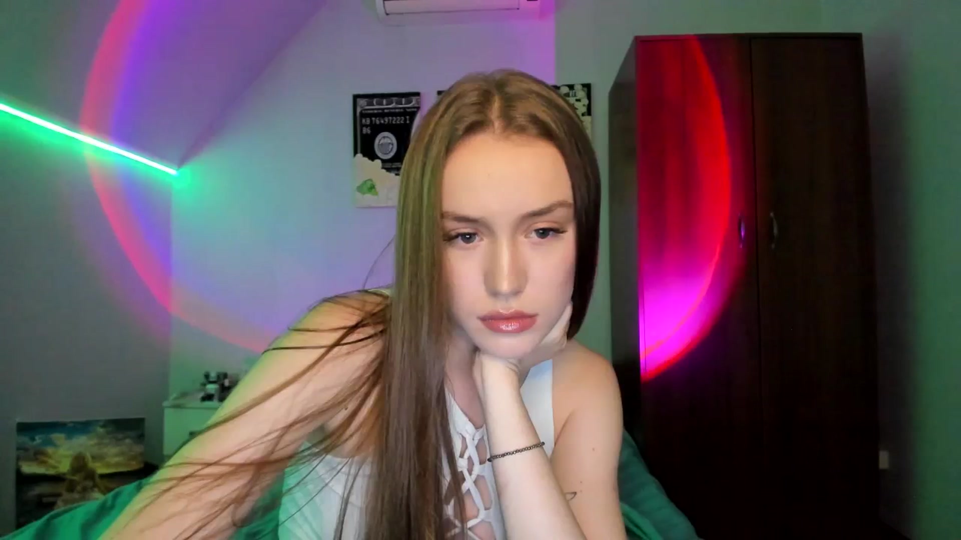 Gallery image thumbnail from IsabellRrose's myfreecams stream on, 11/18/2024, 16:31 image 9 of 20