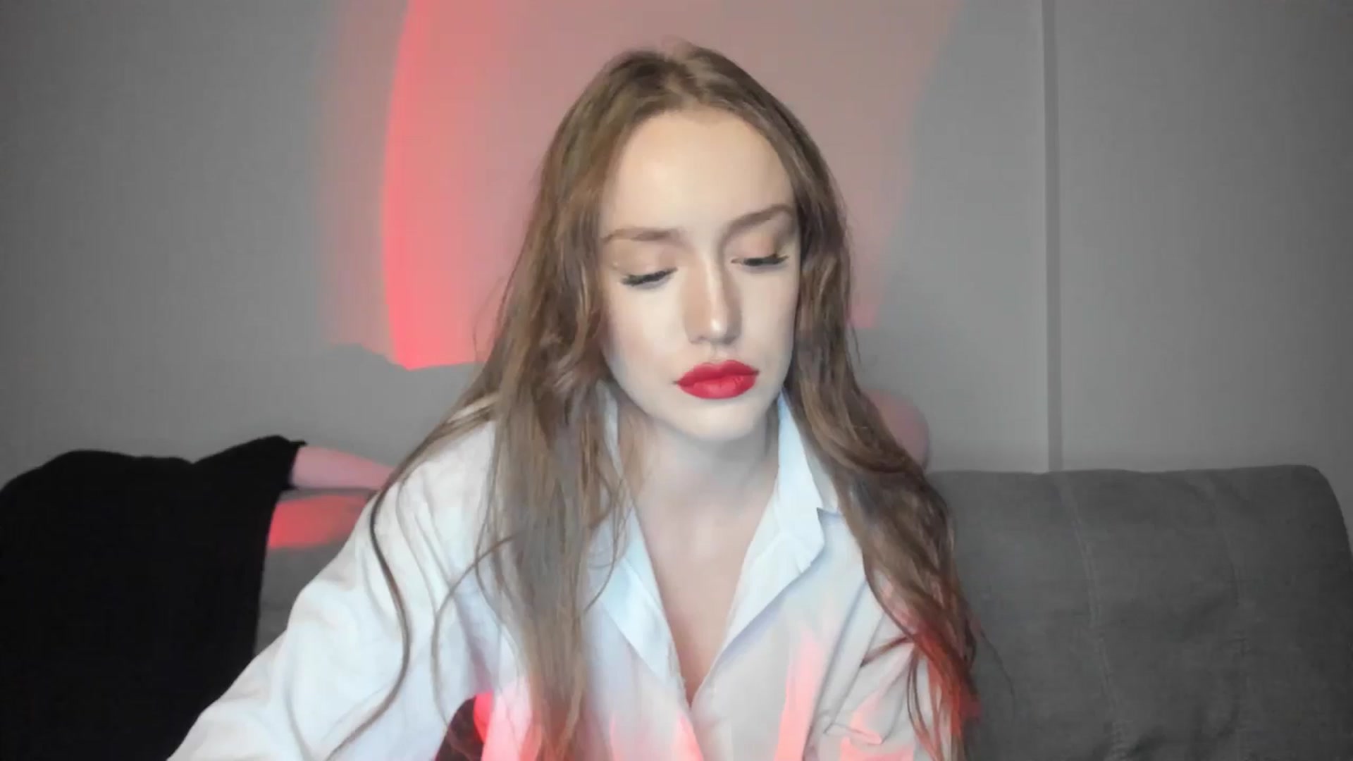 Gallery image thumbnail from IsabellRrose's myfreecams stream on, 12/18/2024, 17:21 image 2 of 20