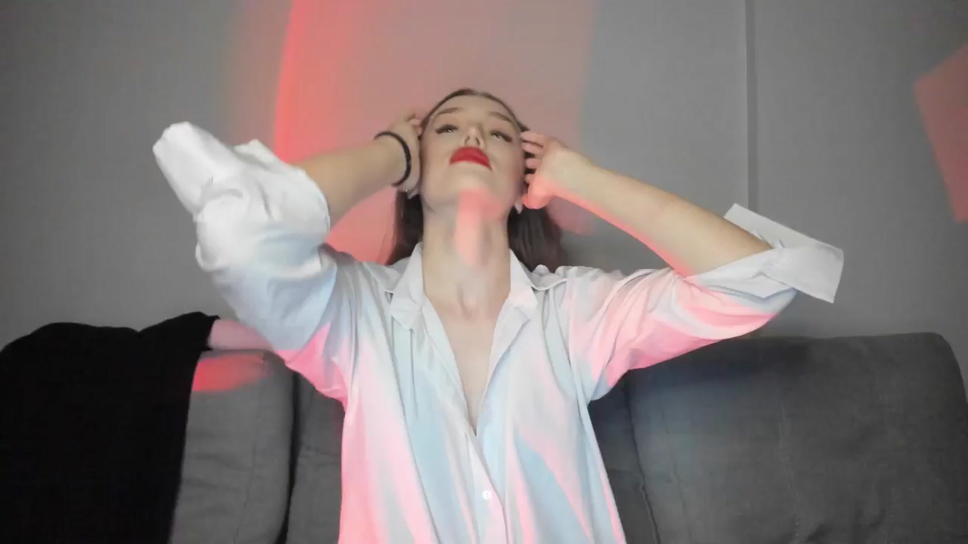 Gallery image thumbnail from IsabellRrose's myfreecams stream on, 12/18/2024, 17:21 image 1 of 20