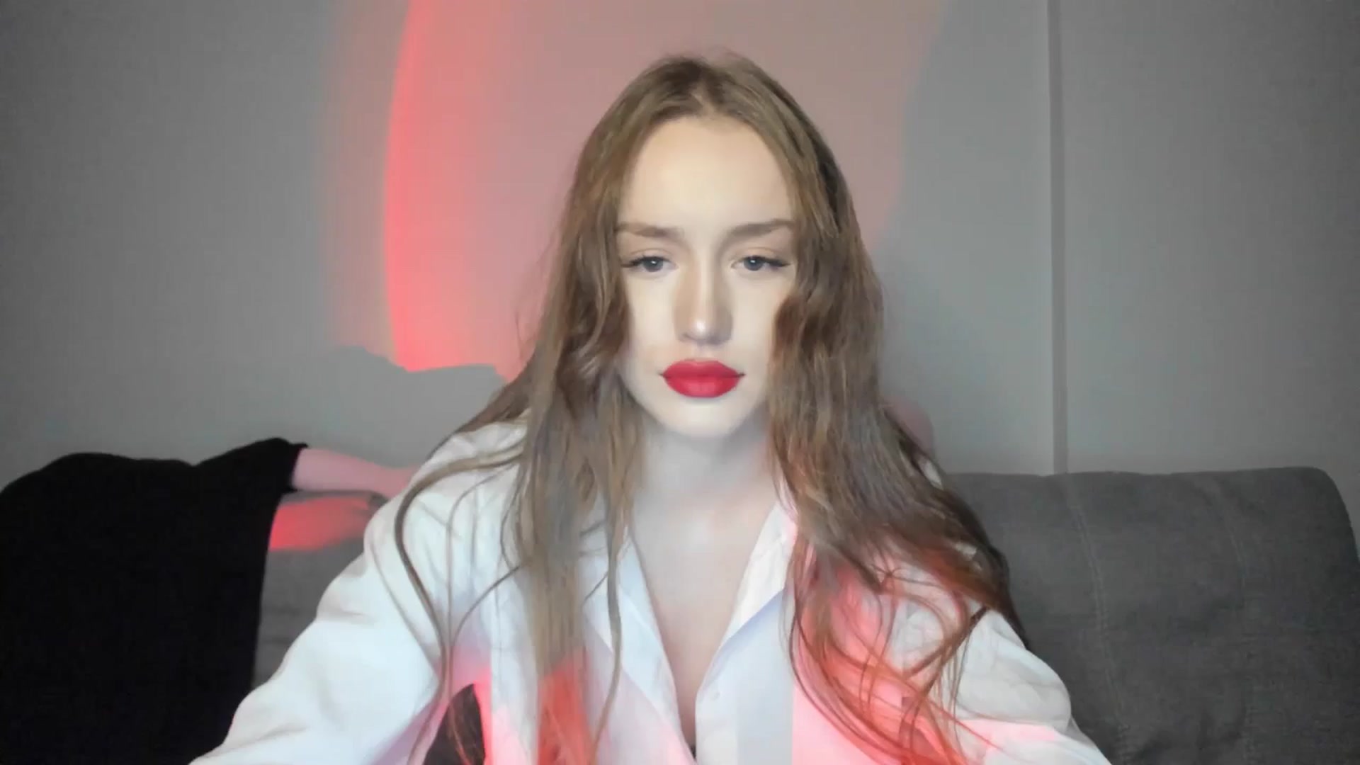 Gallery image thumbnail from IsabellRrose's myfreecams stream on, 12/18/2024, 17:21 image 4 of 20