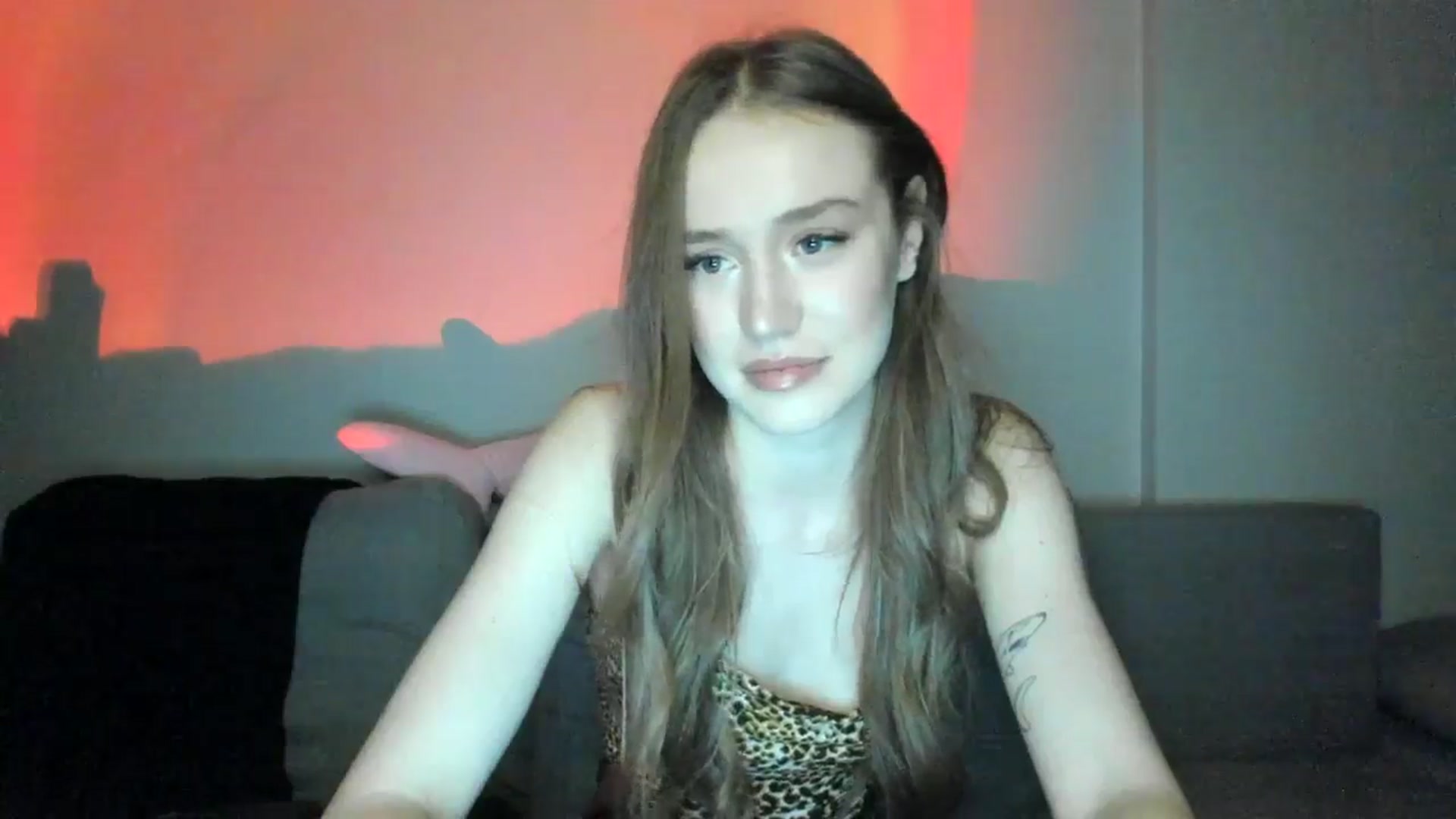 Gallery image thumbnail from IsabellRrose's myfreecams stream on, 12/19/2024, 19:09 image 4 of 20