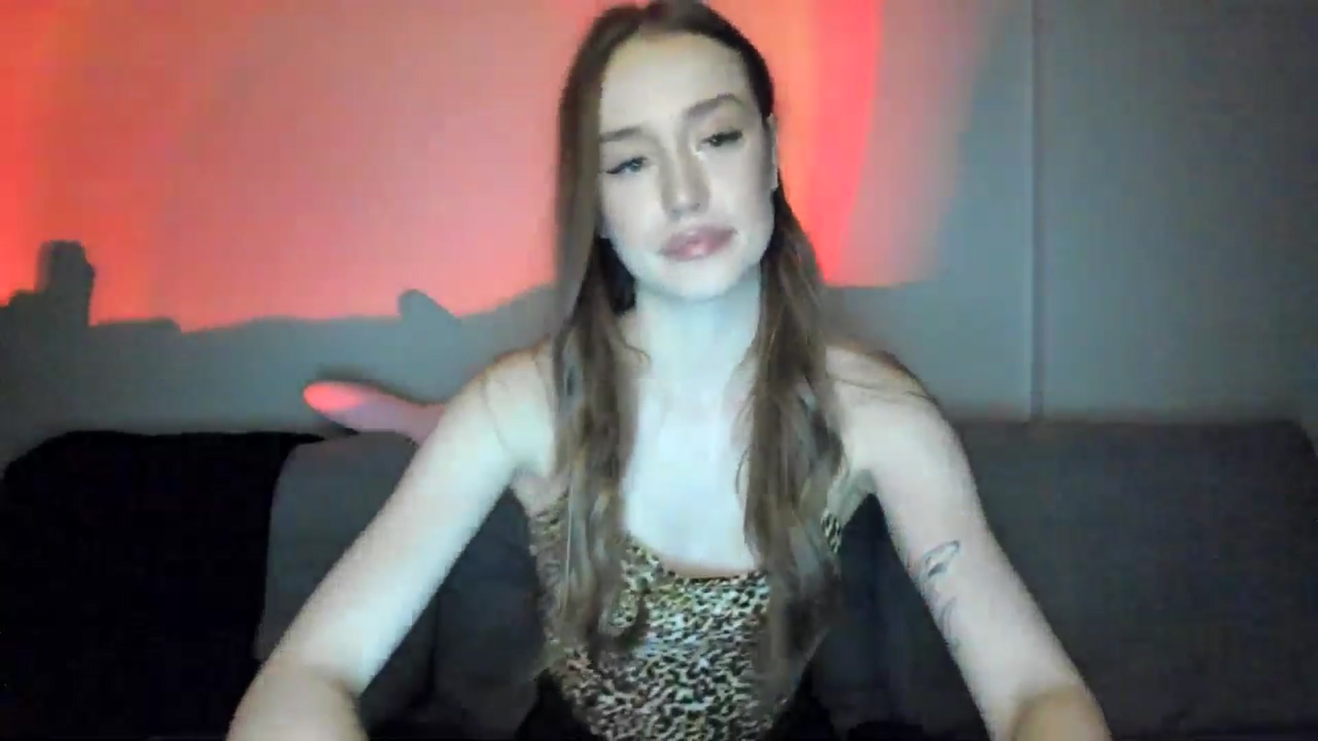 Gallery image thumbnail from IsabellRrose's myfreecams stream on, 12/19/2024, 19:09 image 15 of 20