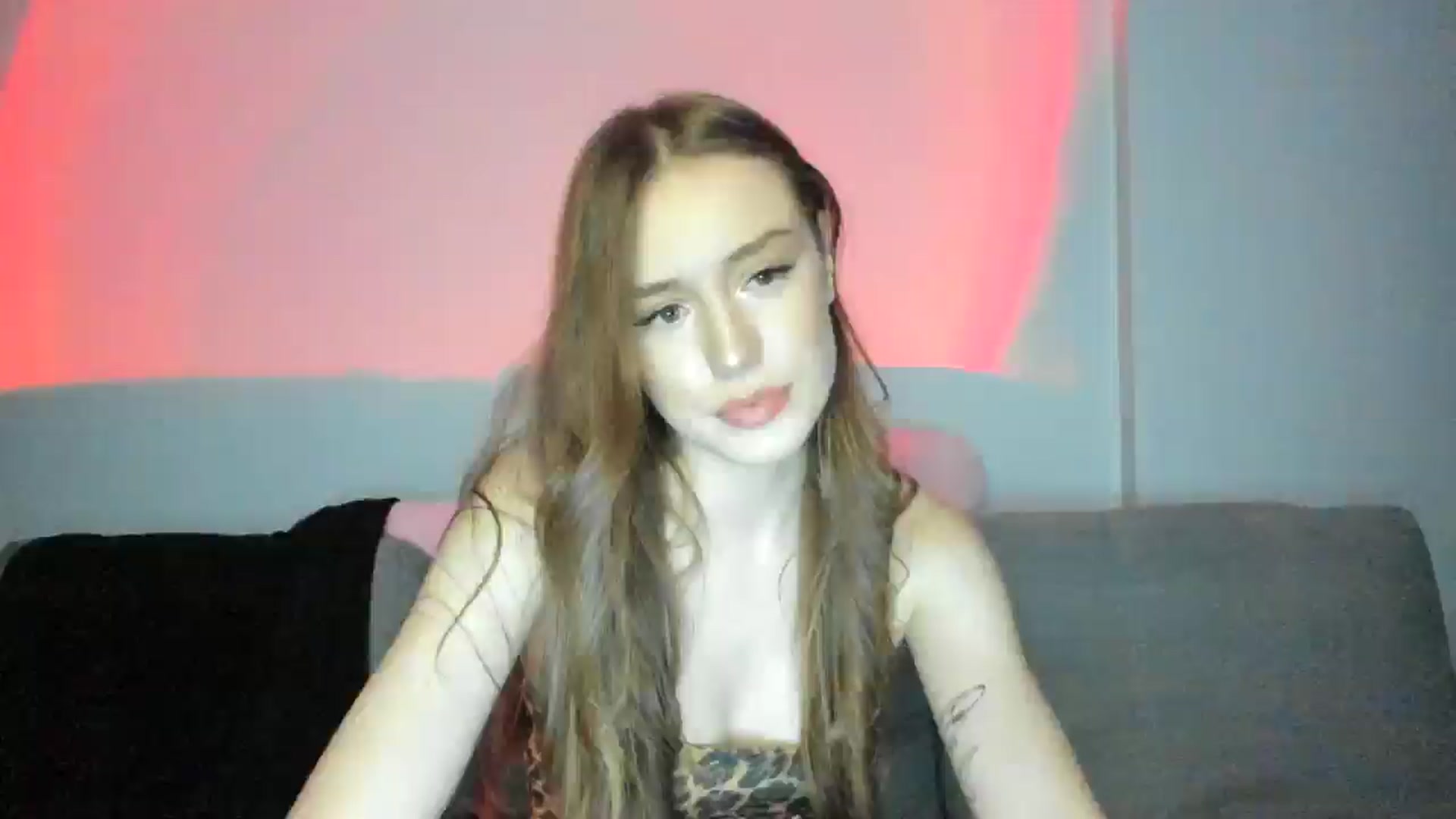 Gallery image thumbnail from IsabellRrose's myfreecams stream on, 12/20/2024, 17:01 image 14 of 20