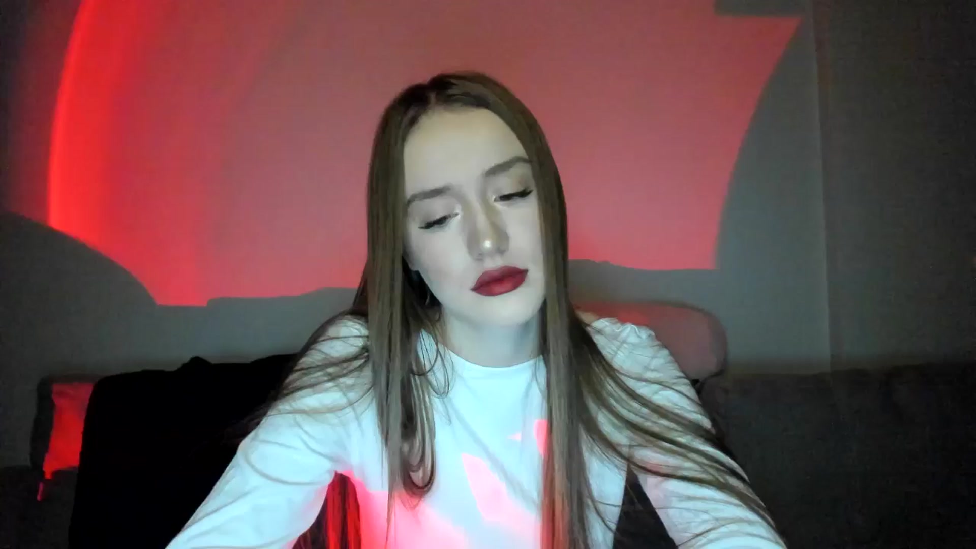 Gallery image thumbnail from IsabellRrose's myfreecams stream on, 12/25/2024, 16:49 image 16 of 20