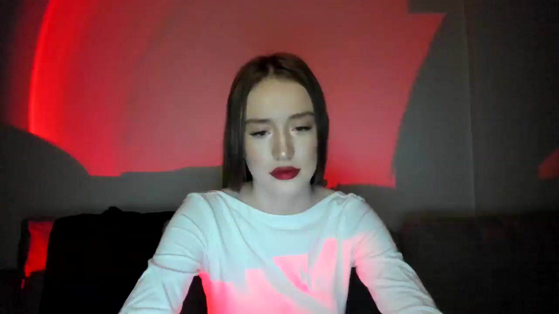 Gallery image thumbnail from IsabellRrose's myfreecams stream on, 12/25/2024, 18:39 image 18 of 20