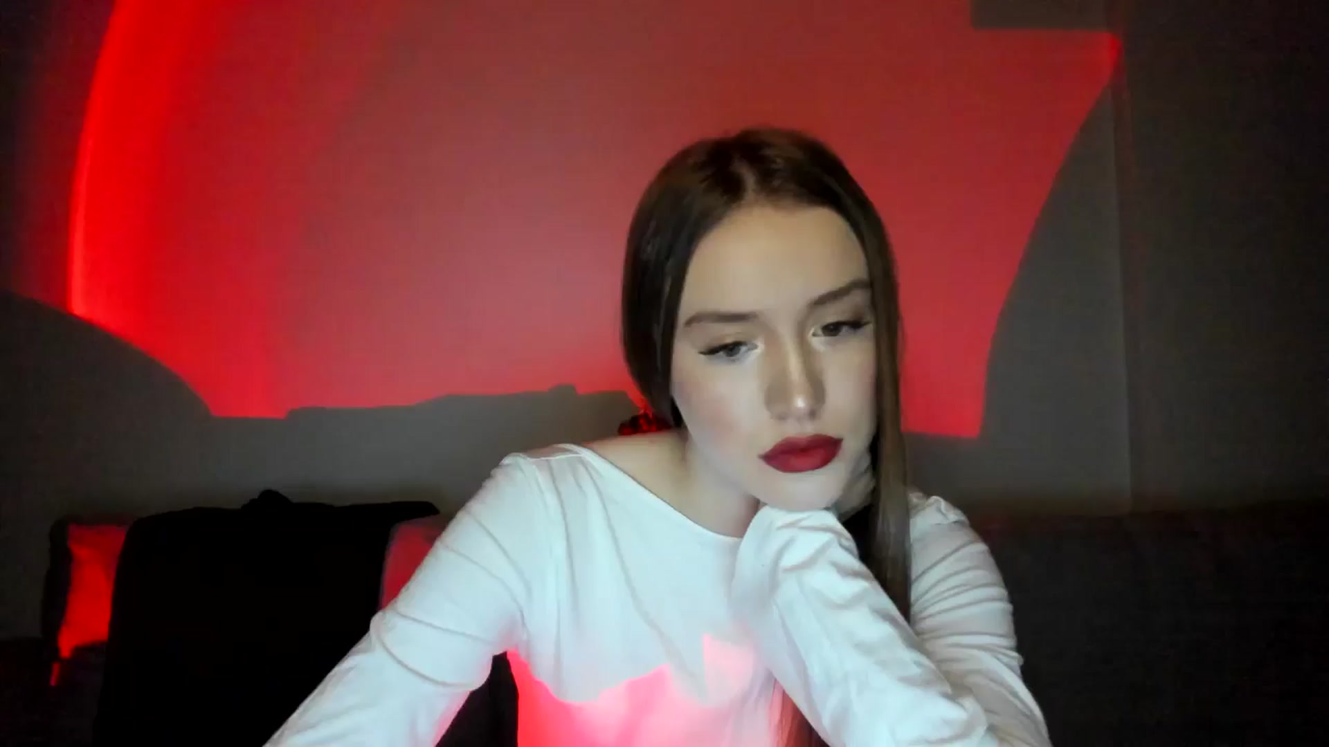 Gallery image thumbnail from IsabellRrose's myfreecams stream on, 12/25/2024, 18:39 image 14 of 20