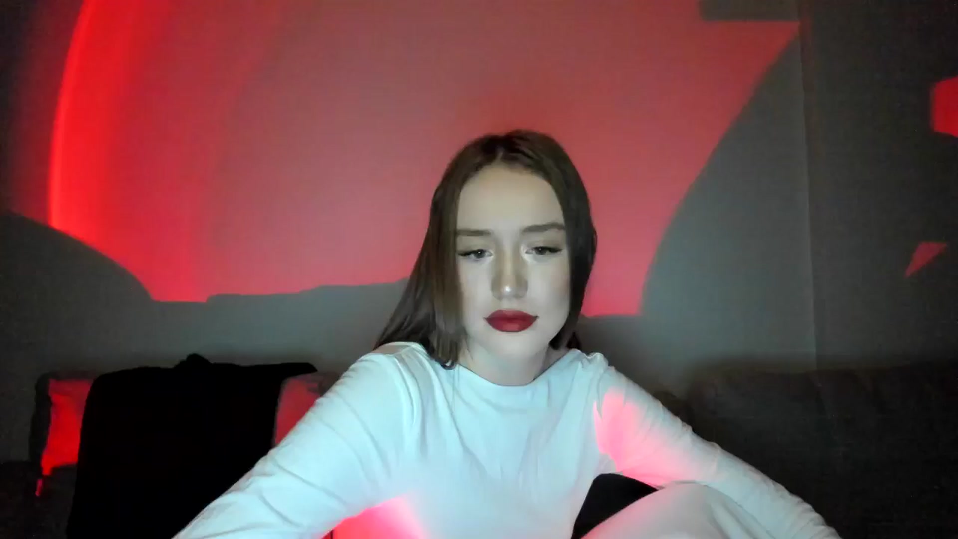Gallery image thumbnail from IsabellRrose's myfreecams stream on, 12/25/2024, 18:39 image 19 of 20