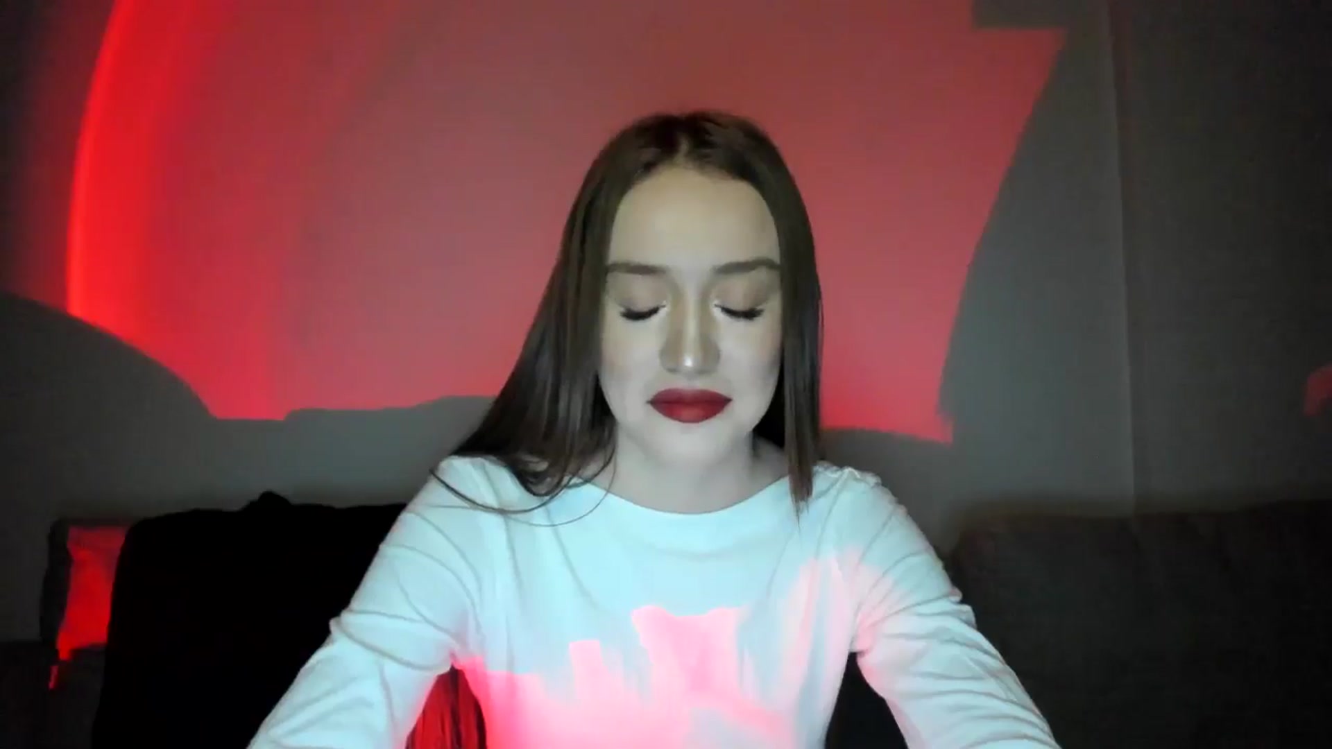 Gallery image thumbnail from IsabellRrose's myfreecams stream on, 12/25/2024, 18:39 image 2 of 20