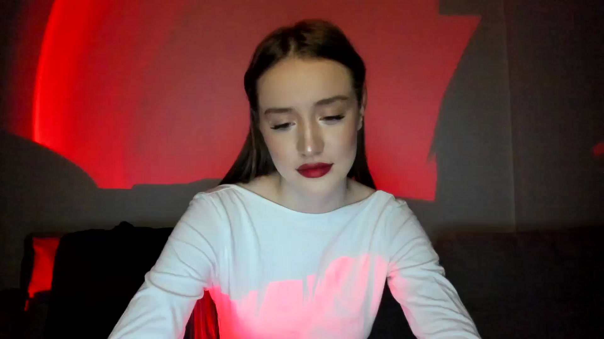 Gallery image thumbnail from IsabellRrose's myfreecams stream on, 12/25/2024, 19:16 image 2 of 20
