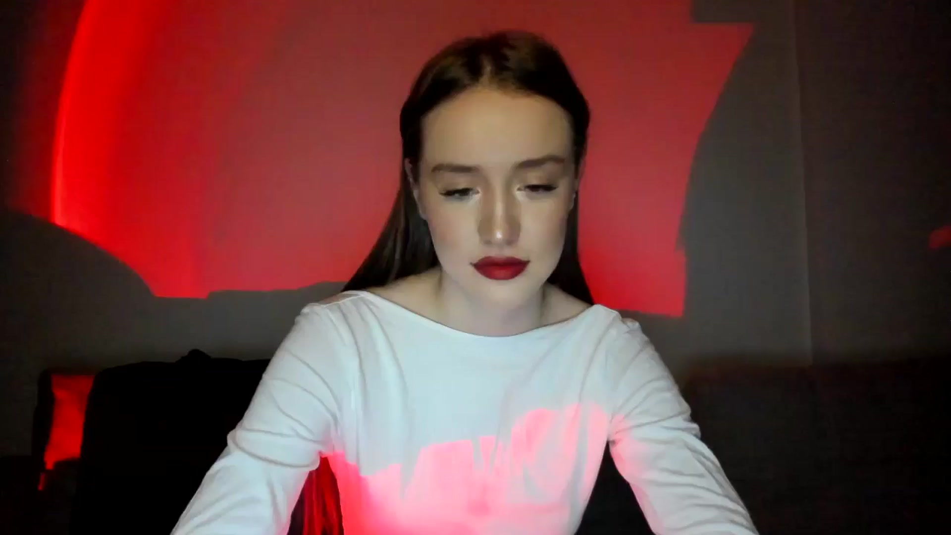 Gallery image thumbnail from IsabellRrose's myfreecams stream on, 12/25/2024, 19:16 image 4 of 20