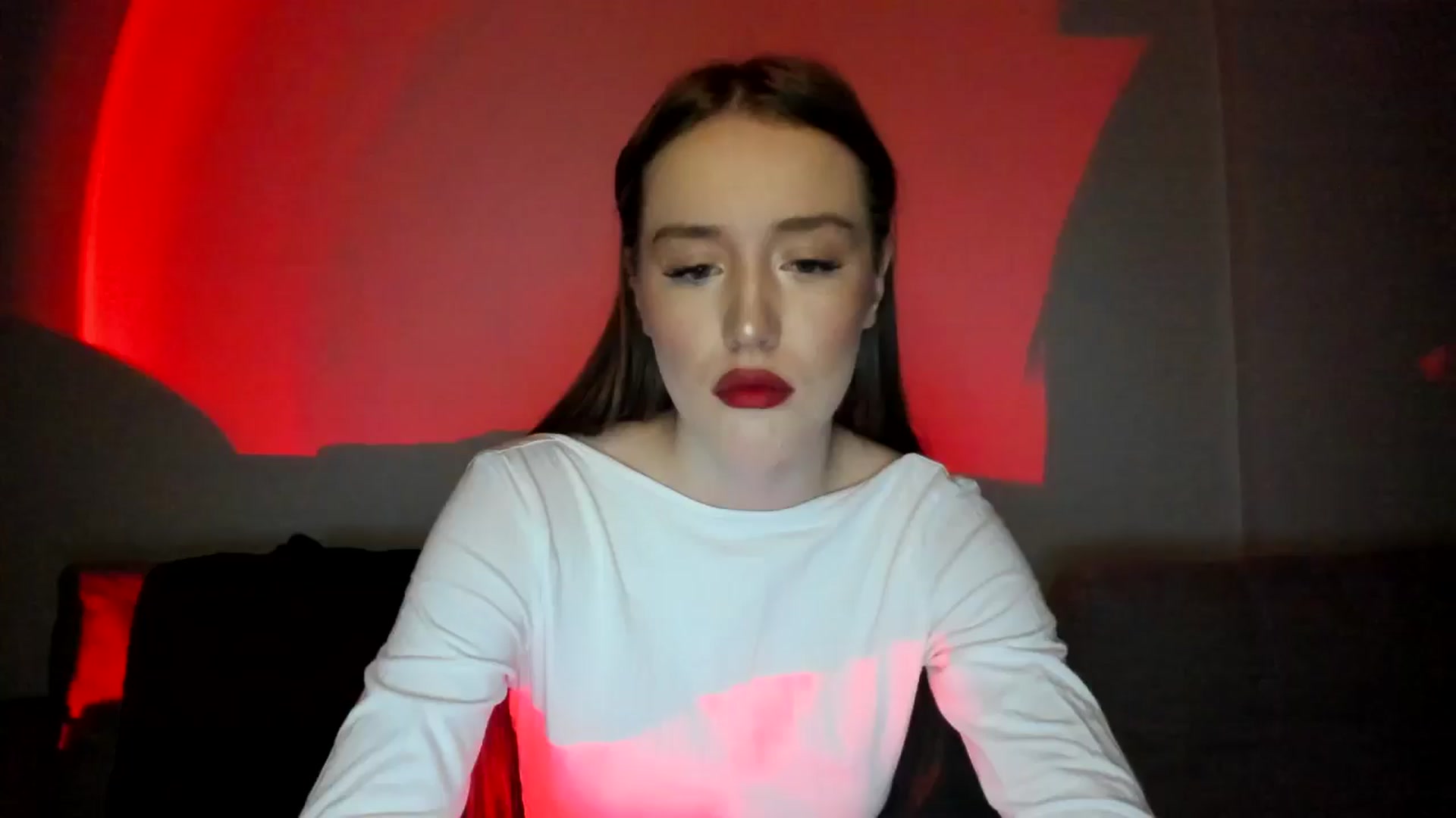 Gallery image thumbnail from IsabellRrose's myfreecams stream on, 12/25/2024, 19:16 image 8 of 20
