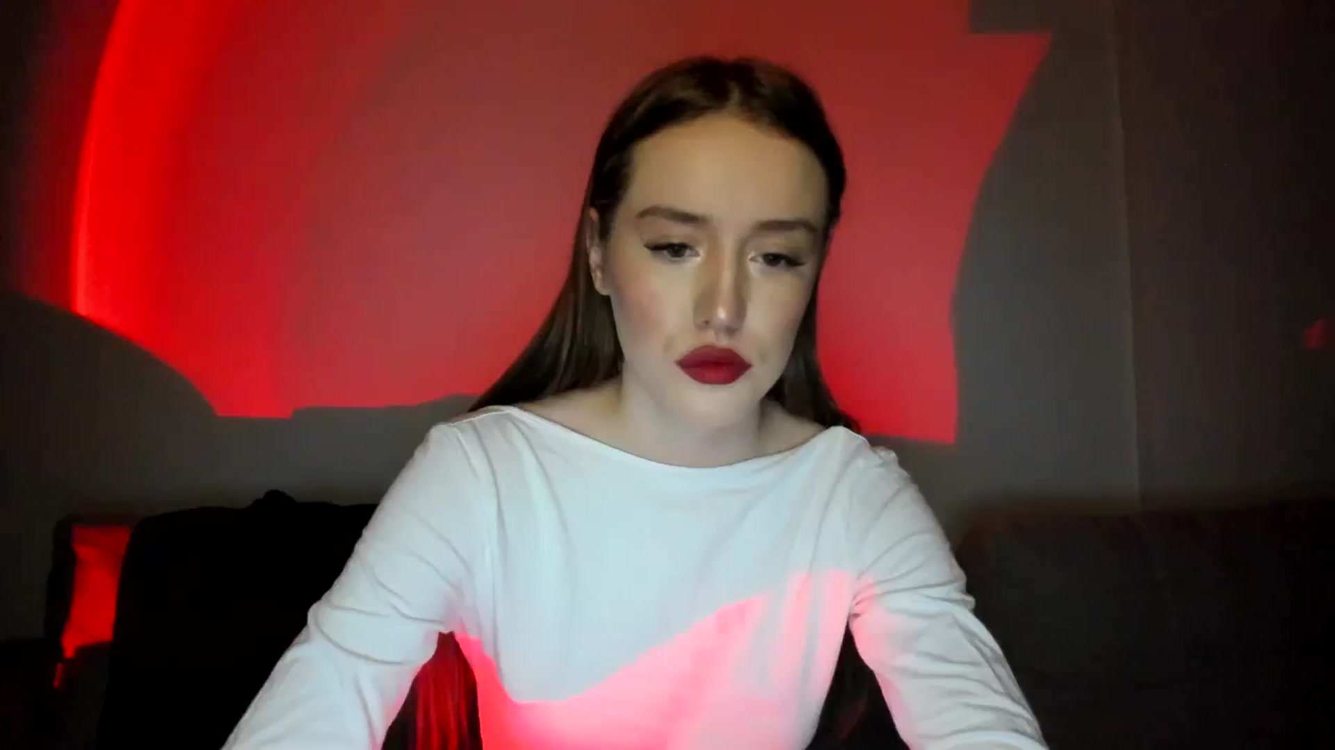 Gallery image thumbnail from IsabellRrose's myfreecams stream on, 12/25/2024, 19:16 image 16 of 20