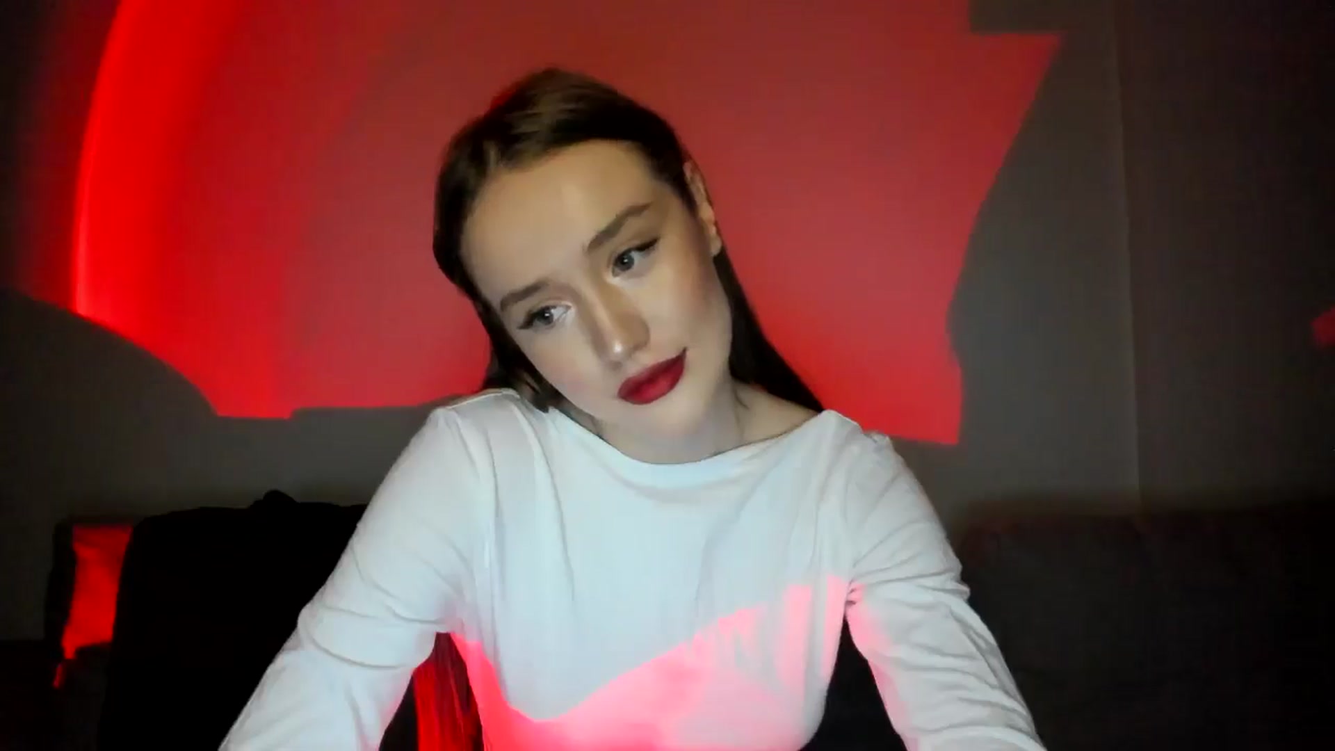 Gallery image thumbnail from IsabellRrose's myfreecams stream on, 12/25/2024, 19:16 image 15 of 20