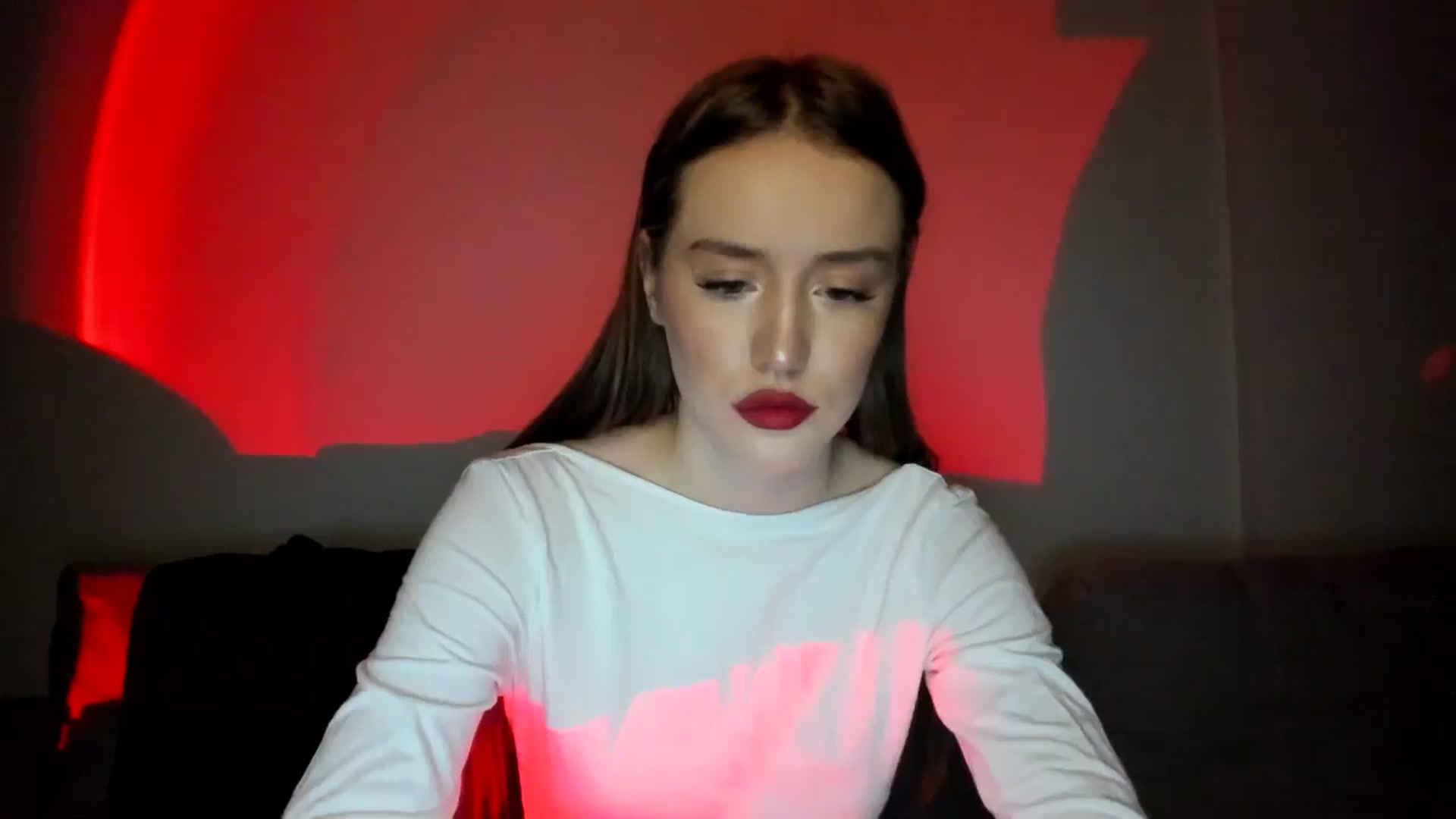 Gallery image thumbnail from IsabellRrose's myfreecams stream on, 12/25/2024, 19:16 image 17 of 20