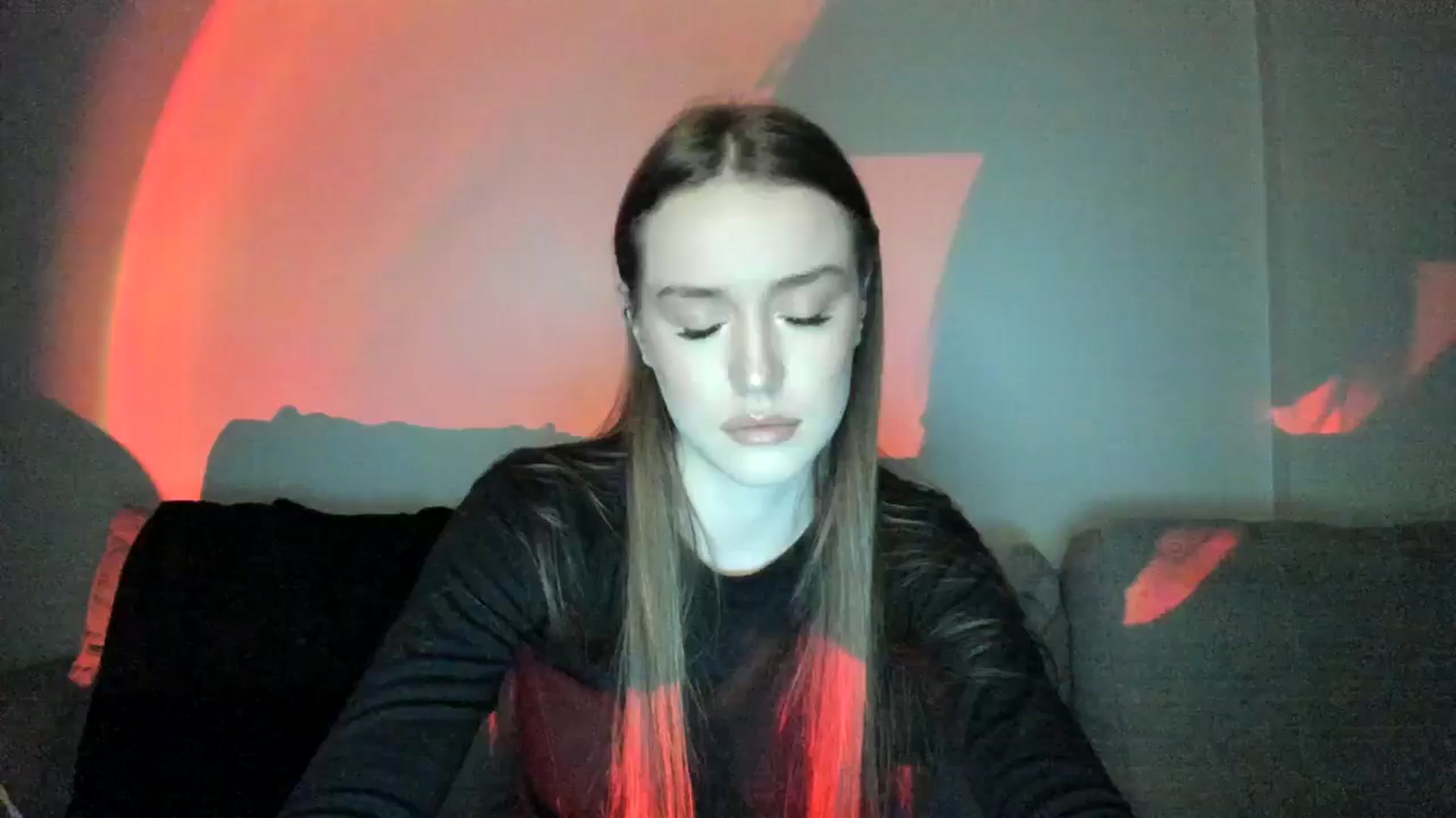 Gallery image thumbnail from IsabellRrose's myfreecams stream on, 12/26/2024, 18:56 image 12 of 20