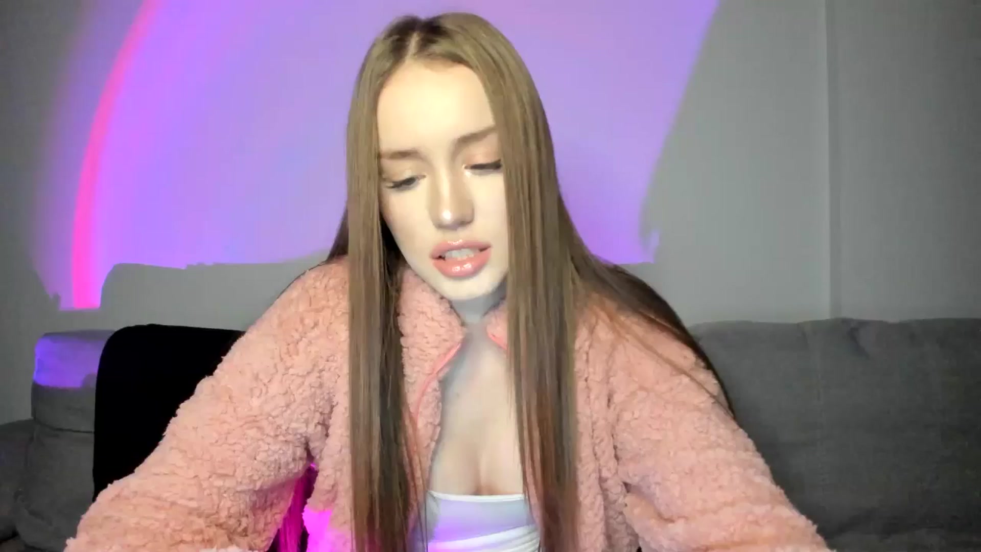 Gallery image thumbnail from IsabellRrose's myfreecams stream on, 12/27/2024, 16:49 image 15 of 20