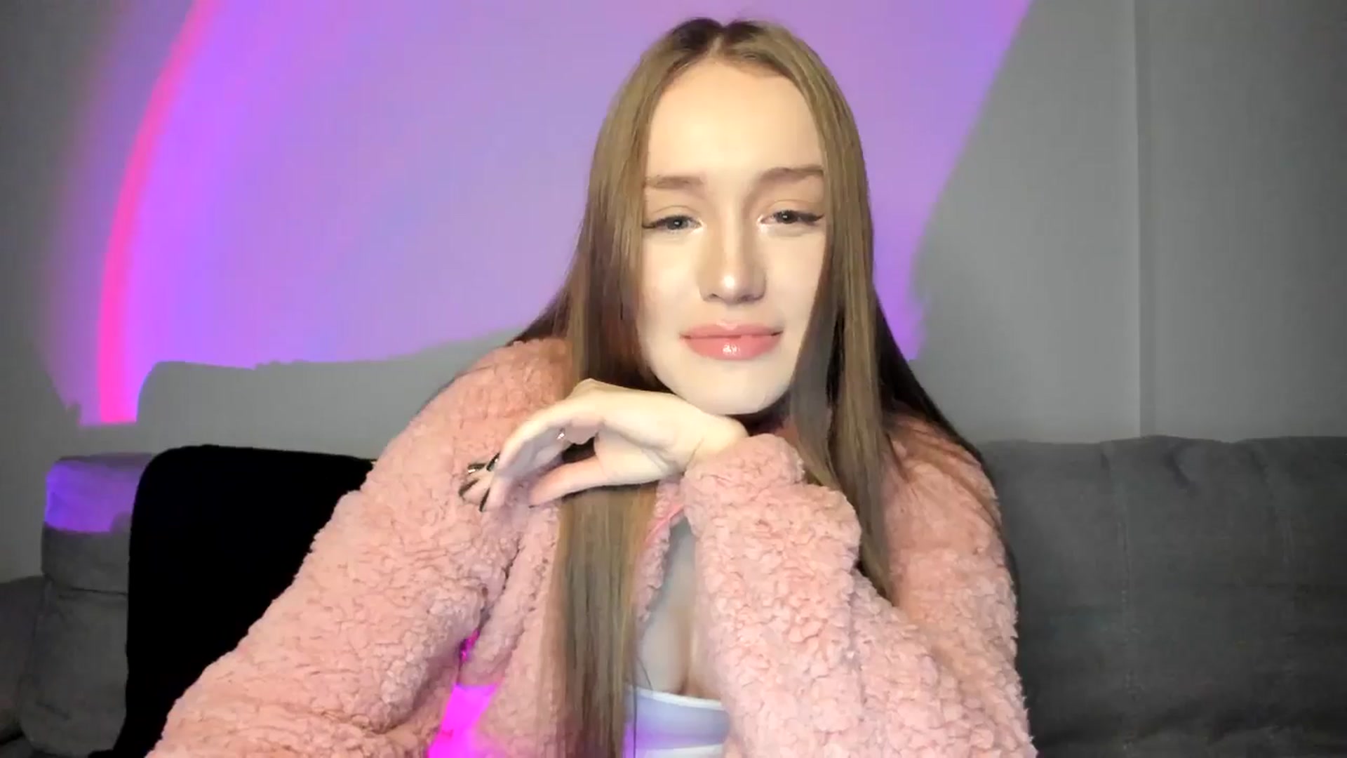 Gallery image thumbnail from IsabellRrose's myfreecams stream on, 12/27/2024, 16:49 image 9 of 20