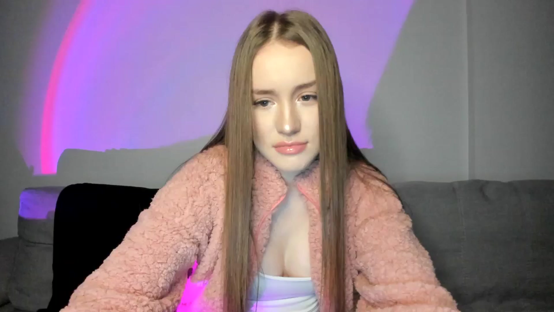 Gallery image thumbnail from IsabellRrose's myfreecams stream on, 12/27/2024, 16:49 image 1 of 20