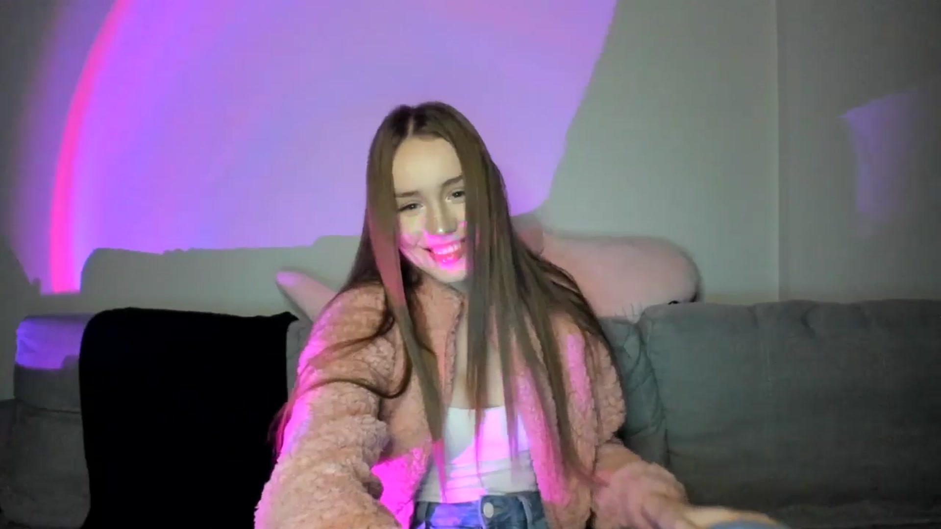 Gallery image thumbnail from IsabellRrose's myfreecams stream on, 12/27/2024, 18:29 image 7 of 20
