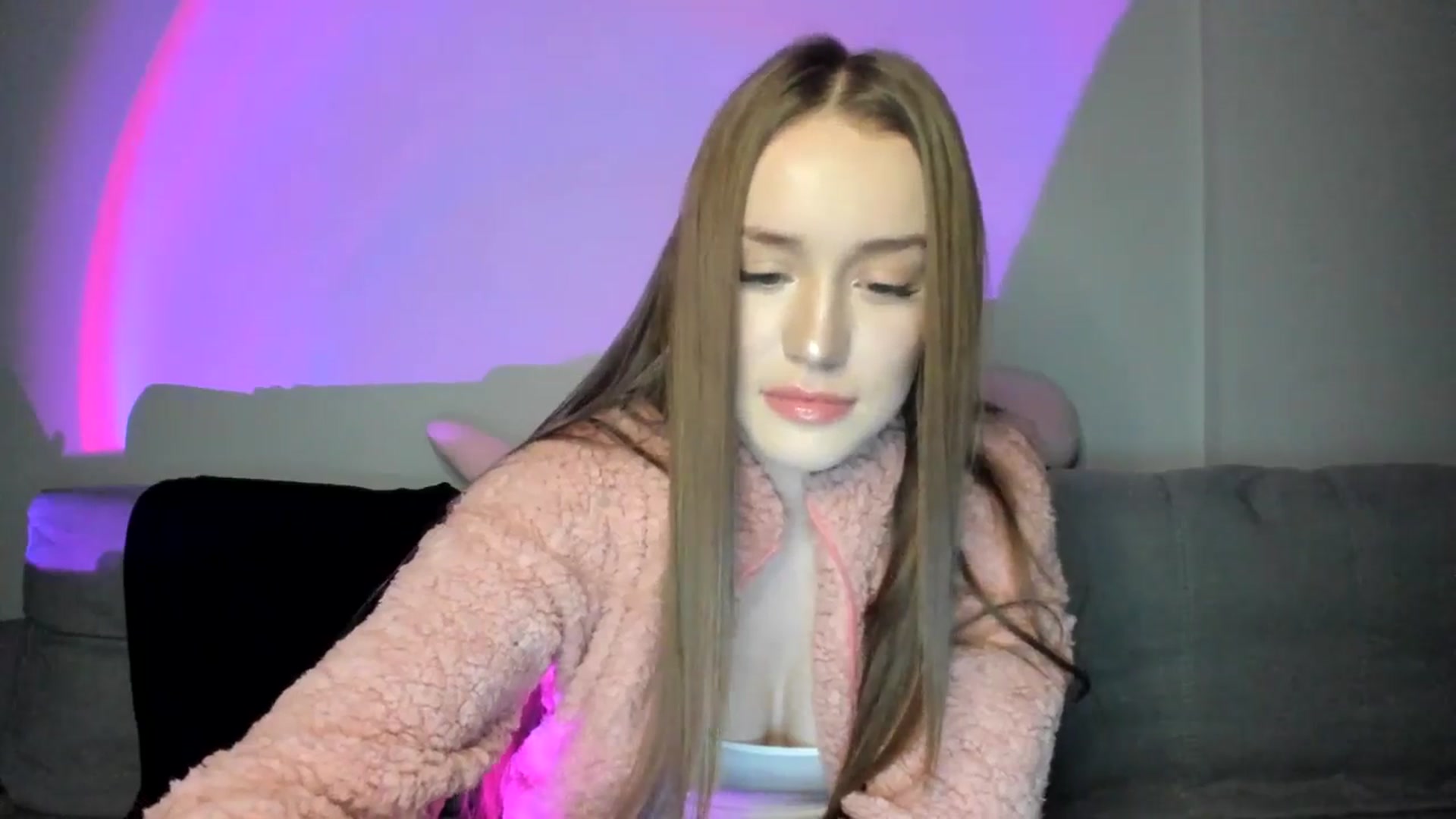 Gallery image thumbnail from IsabellRrose's myfreecams stream on, 12/27/2024, 18:29 image 10 of 20