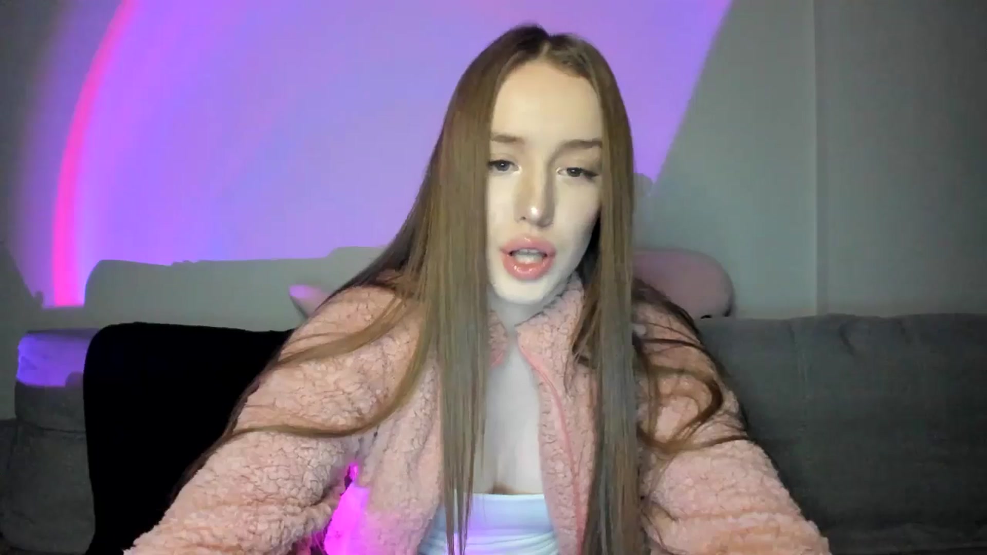 Gallery image thumbnail from IsabellRrose's myfreecams stream on, 12/27/2024, 18:29 image 5 of 20