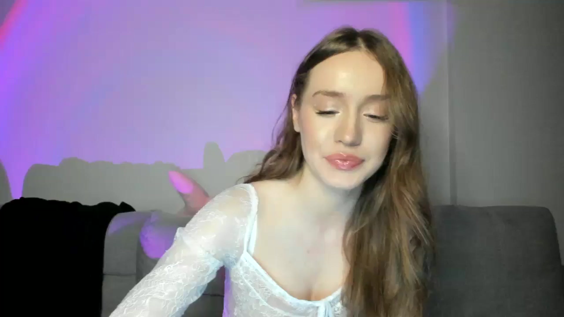 Gallery image thumbnail from IsabellRrose's myfreecams stream on, 12/29/2024, 17:36 image 4 of 20