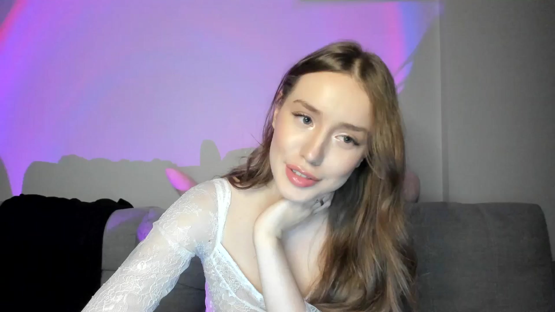 Gallery image thumbnail from IsabellRrose's myfreecams stream on, 12/29/2024, 17:36 image 15 of 20