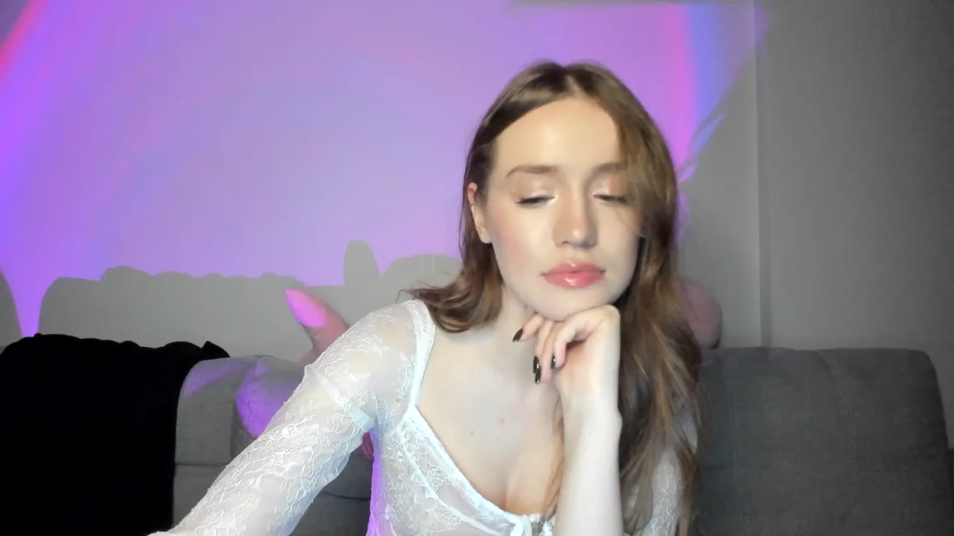 Gallery image thumbnail from IsabellRrose's myfreecams stream on, 12/29/2024, 17:36 image 13 of 20