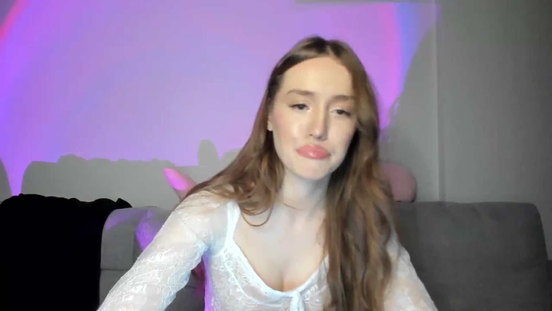 Gallery image thumbnail from IsabellRrose's myfreecams stream on, 12/29/2024, 18:04 image 7 of 20