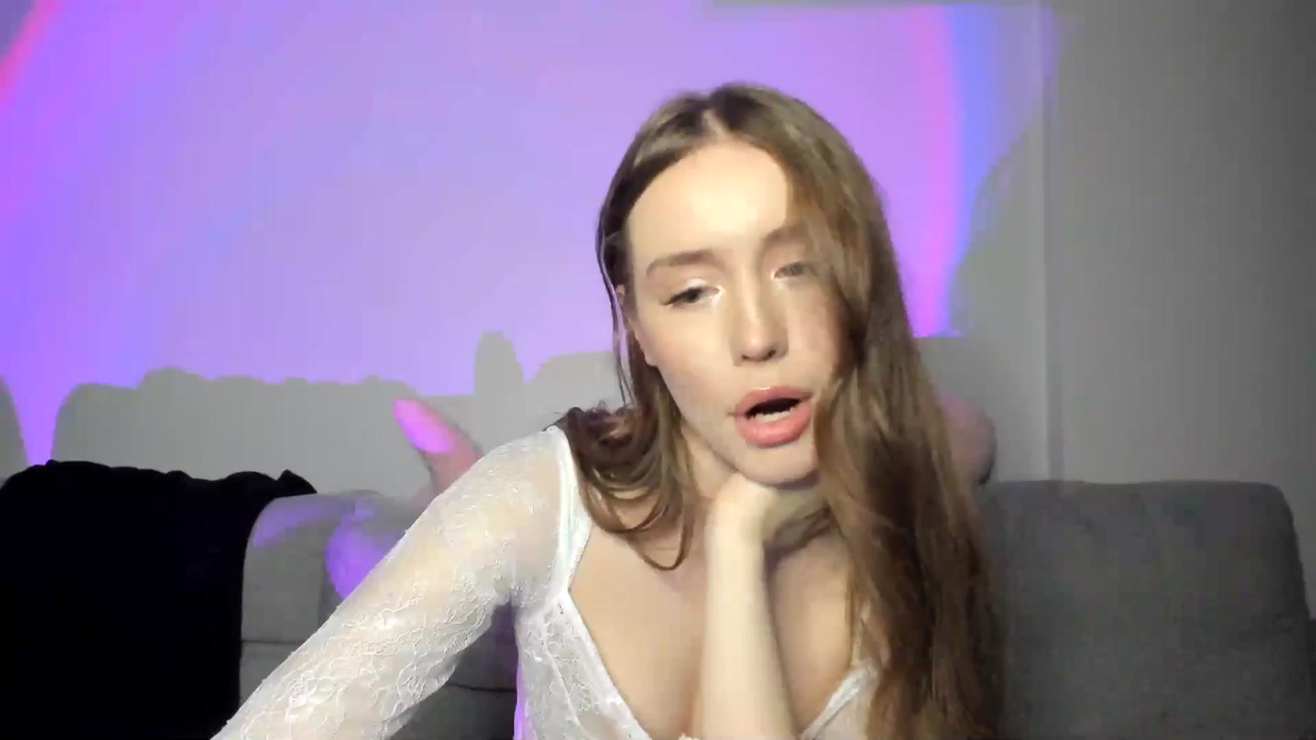 Gallery image thumbnail from IsabellRrose's myfreecams stream on, 12/29/2024, 18:36 image 13 of 20
