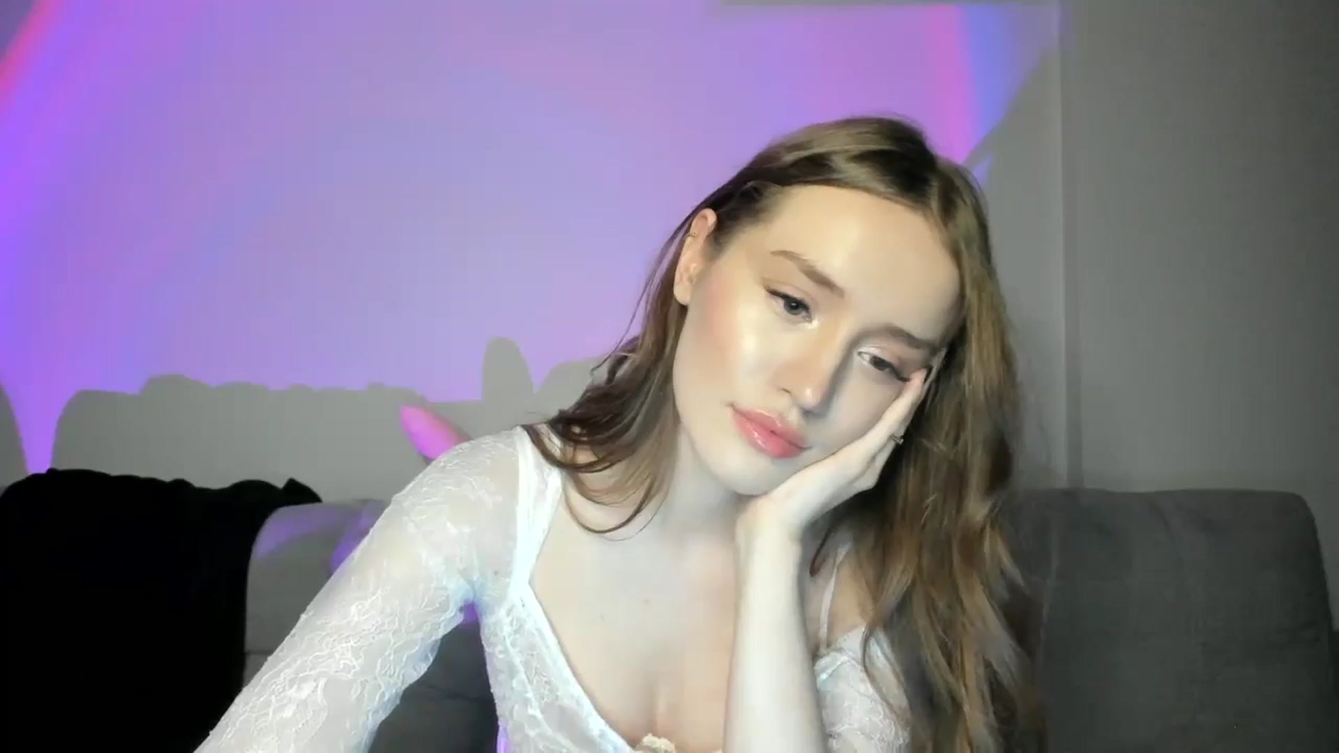 Gallery image thumbnail from IsabellRrose's myfreecams stream on, 12/29/2024, 18:36 image 9 of 20