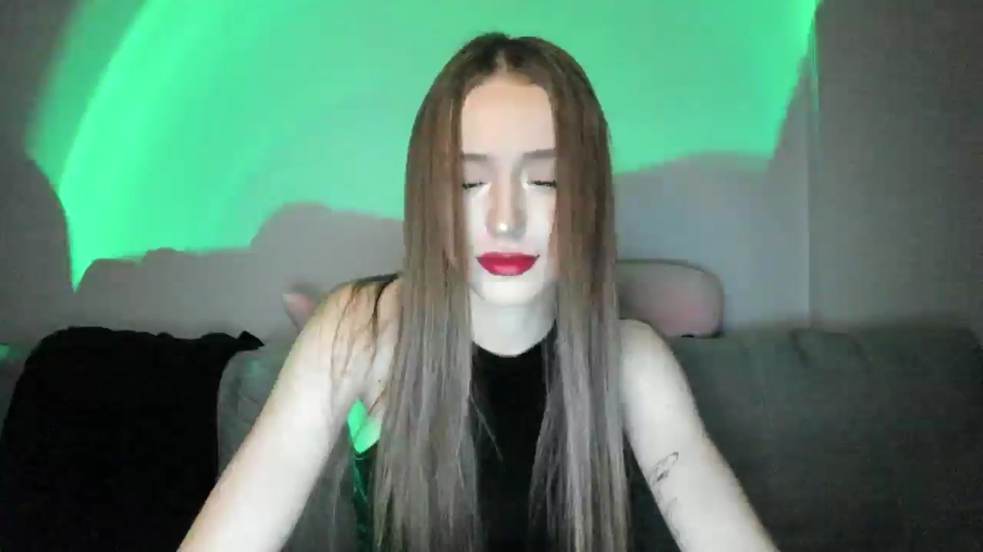 Gallery image thumbnail from IsabellRrose's myfreecams stream on, 12/30/2024, 17:06 image 17 of 20