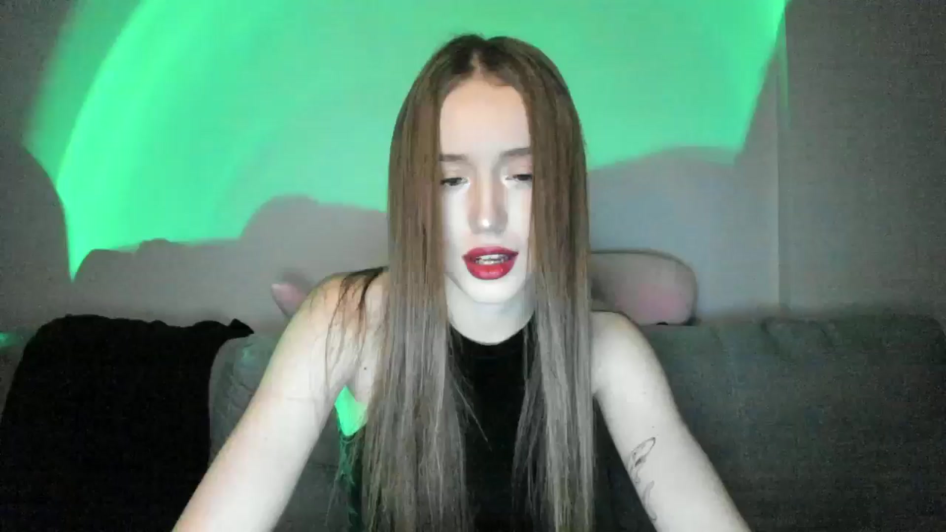 Gallery image thumbnail from IsabellRrose's myfreecams stream on, 12/30/2024, 17:06 image 18 of 20