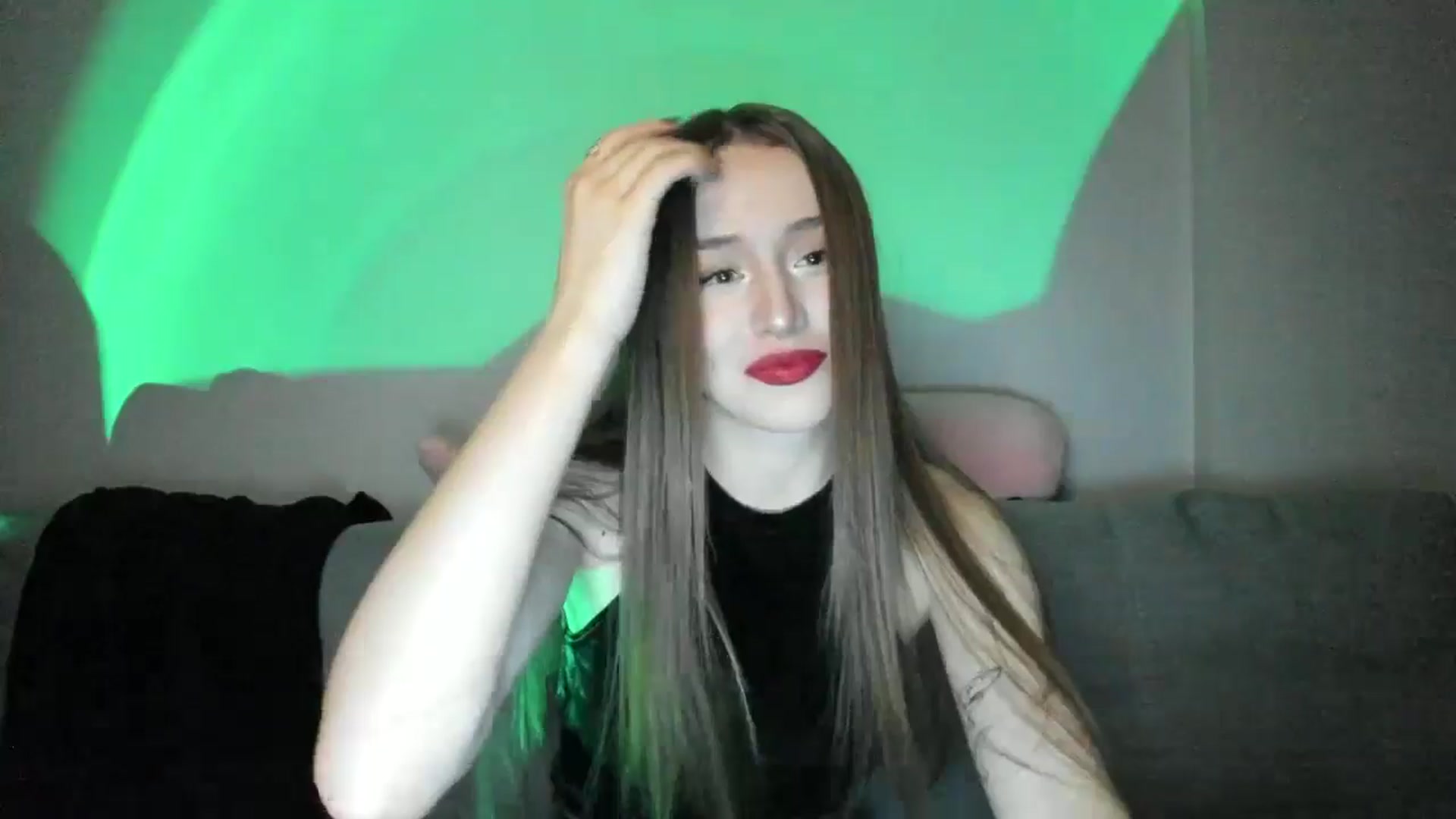 Gallery image thumbnail from IsabellRrose's myfreecams stream on, 12/30/2024, 17:52 image 6 of 20