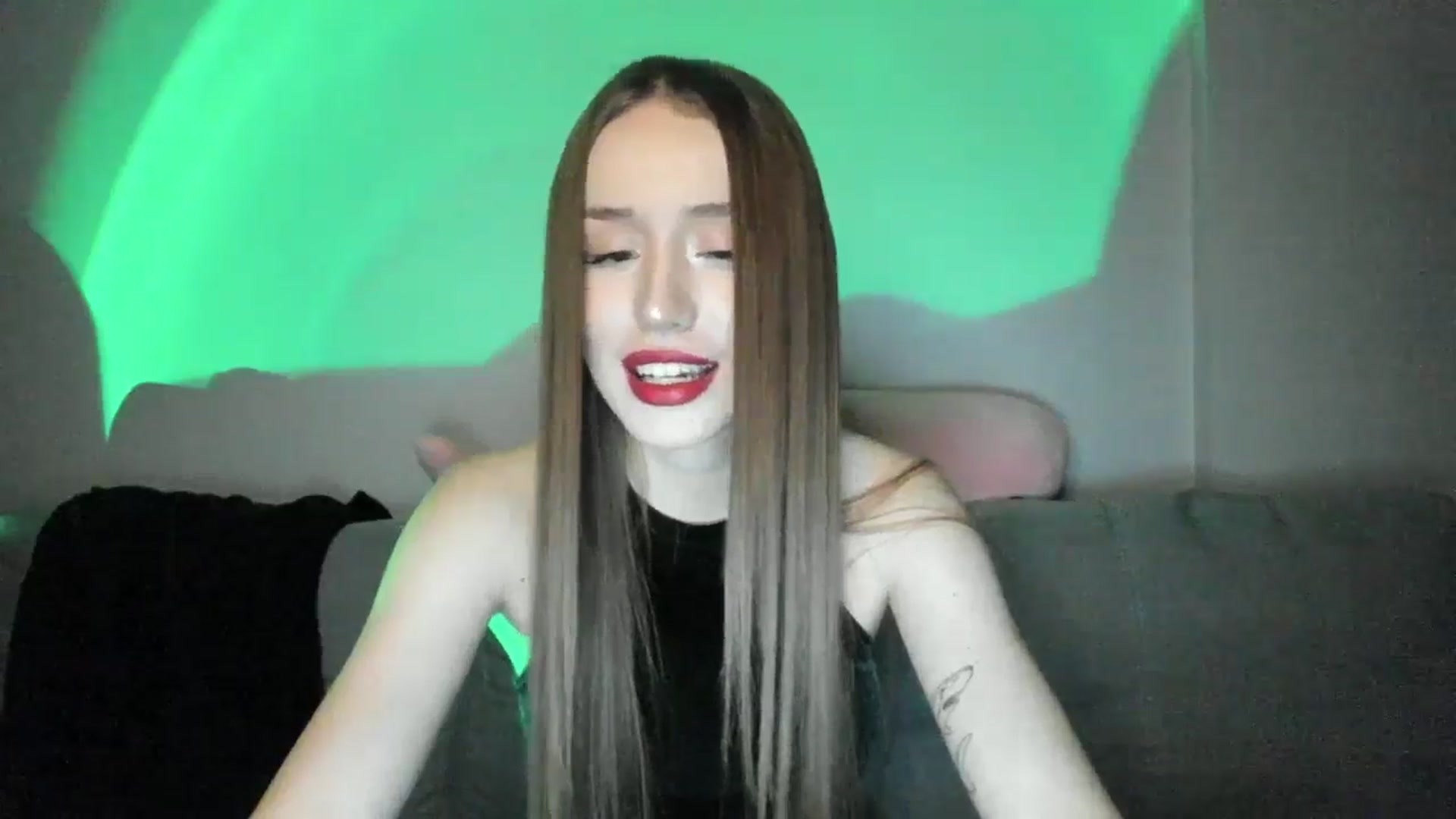 Gallery image thumbnail from IsabellRrose's myfreecams stream on, 12/30/2024, 18:31 image 13 of 20
