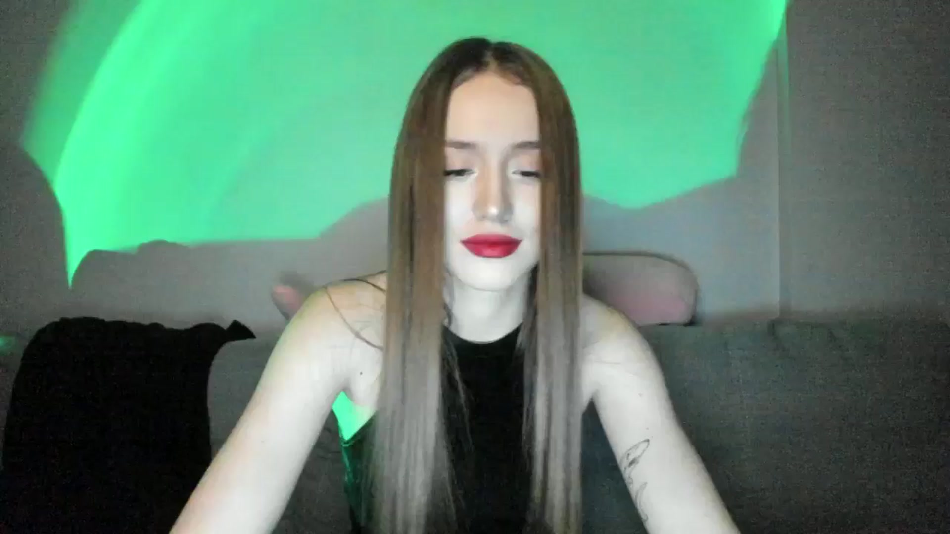 Gallery image thumbnail from IsabellRrose's myfreecams stream on, 12/30/2024, 18:31 image 2 of 20